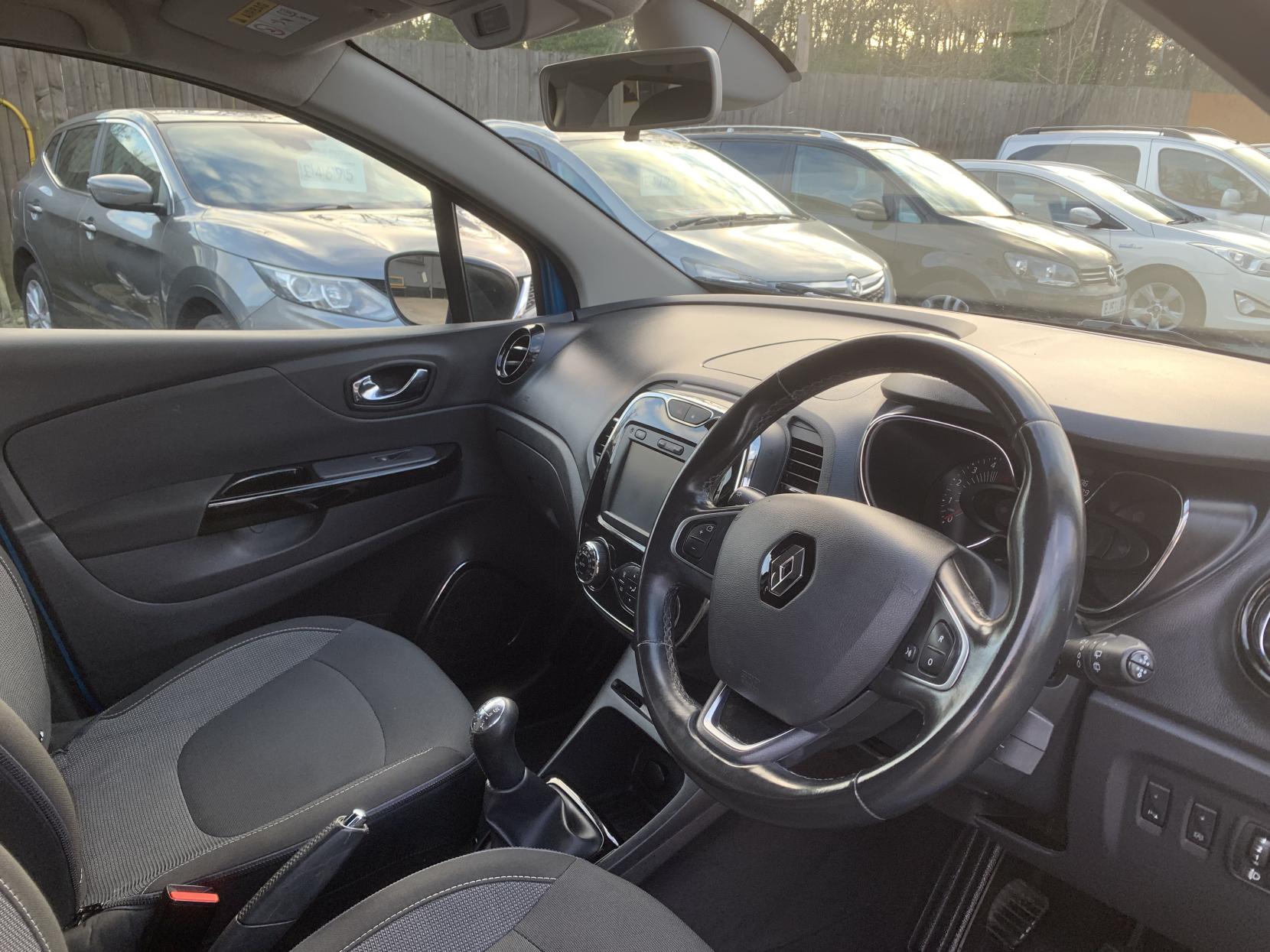 Renault Captur 1.5 dCi ENERGY Dynamique S Nav SUV 5dr Diesel Manual Euro 6 (s/s) (90 ps)