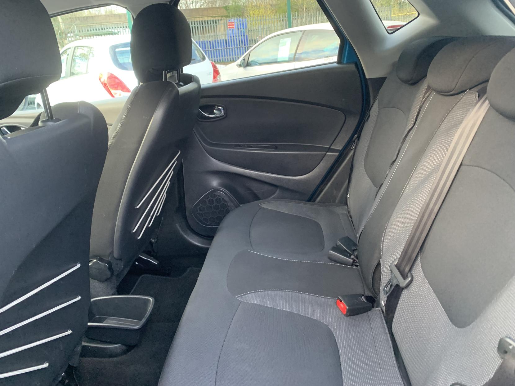 Renault Captur 1.5 dCi ENERGY Dynamique S Nav SUV 5dr Diesel Manual Euro 6 (s/s) (90 ps)