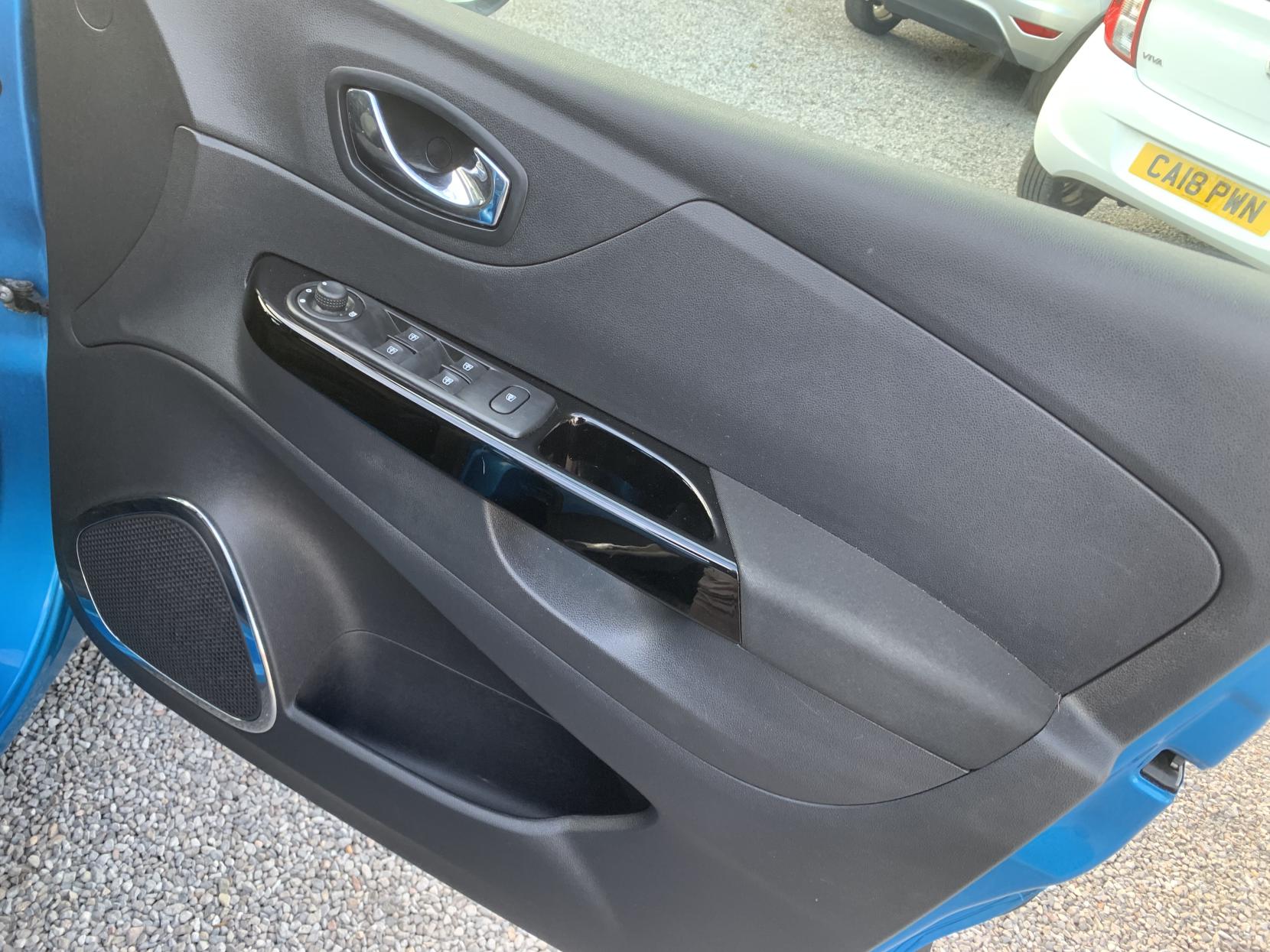 Renault Captur 1.5 dCi ENERGY Dynamique S Nav SUV 5dr Diesel Manual Euro 6 (s/s) (90 ps)