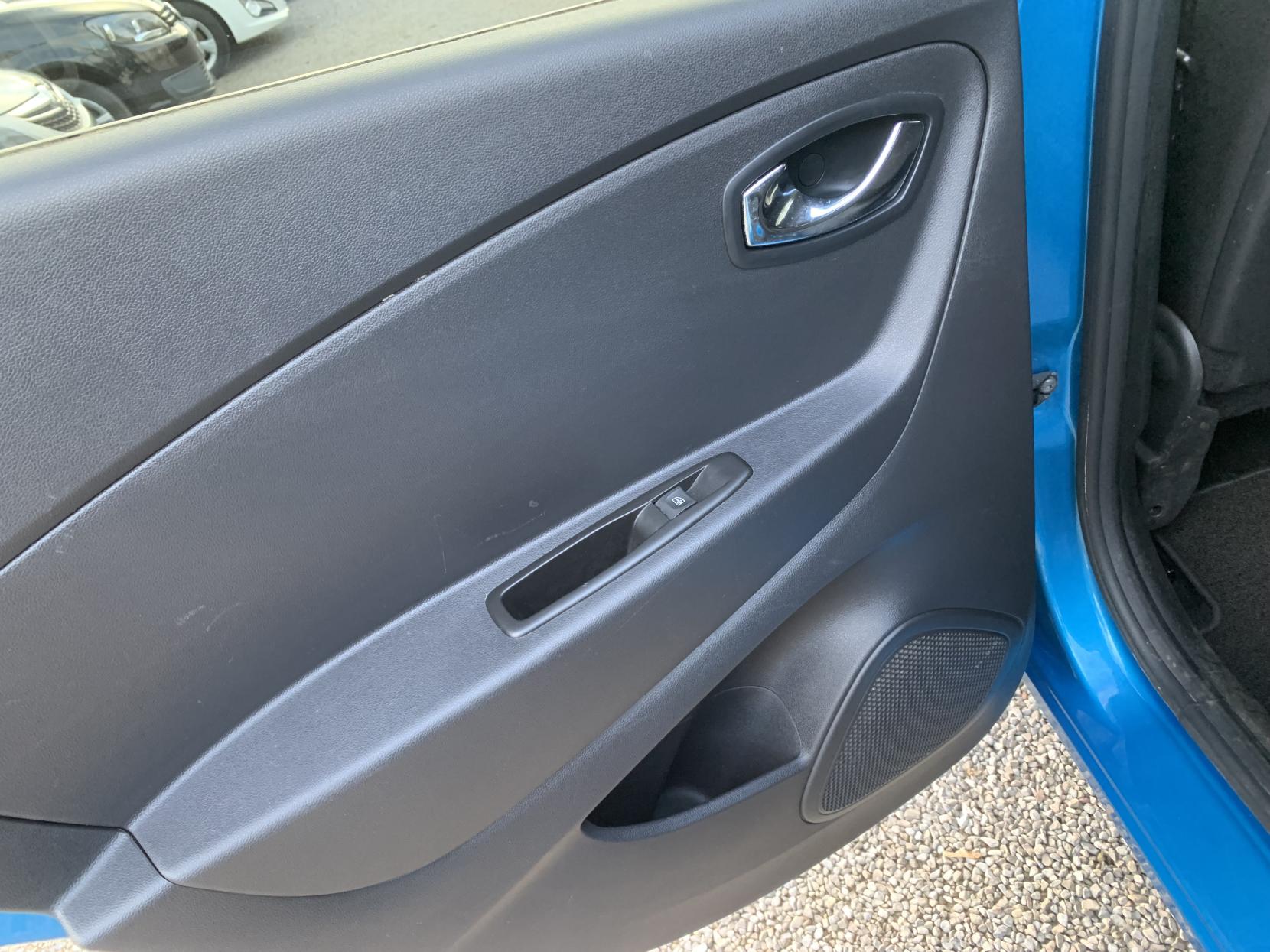 Renault Captur 1.5 dCi ENERGY Dynamique S Nav SUV 5dr Diesel Manual Euro 6 (s/s) (90 ps)