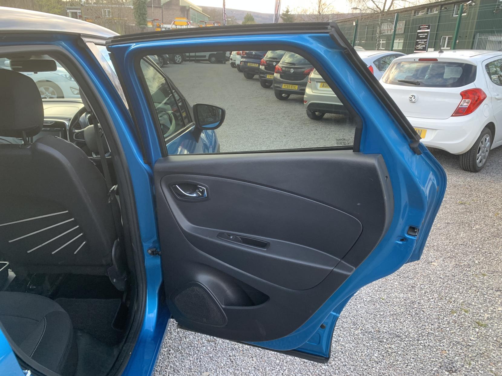 Renault Captur 1.5 dCi ENERGY Dynamique S Nav SUV 5dr Diesel Manual Euro 6 (s/s) (90 ps)