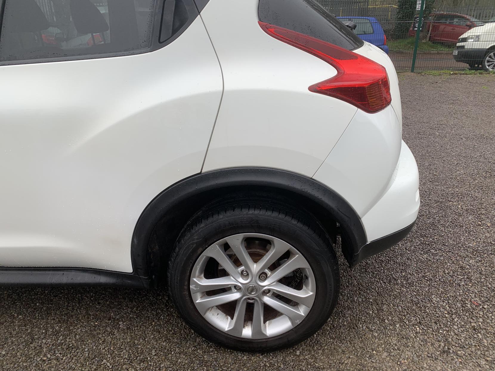 Nissan Juke 1.6 Acenta SUV 5dr Petrol Manual Euro 5 (s/s) (117 ps)