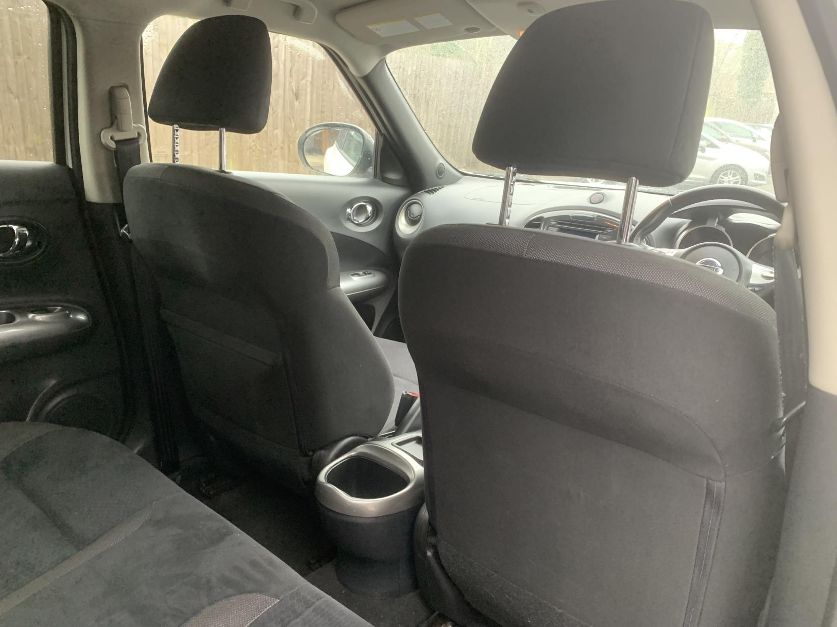 Nissan Juke 1.6 Acenta SUV 5dr Petrol Manual Euro 5 (s/s) (117 ps)