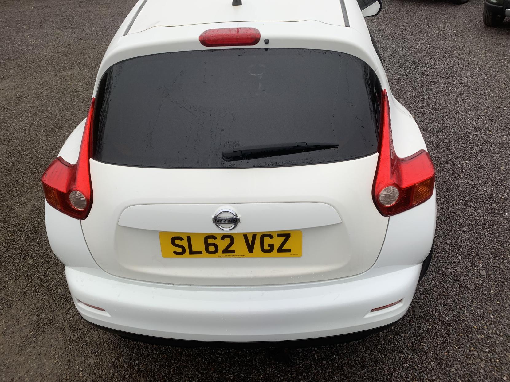 Nissan Juke 1.6 Acenta SUV 5dr Petrol Manual Euro 5 (s/s) (117 ps)