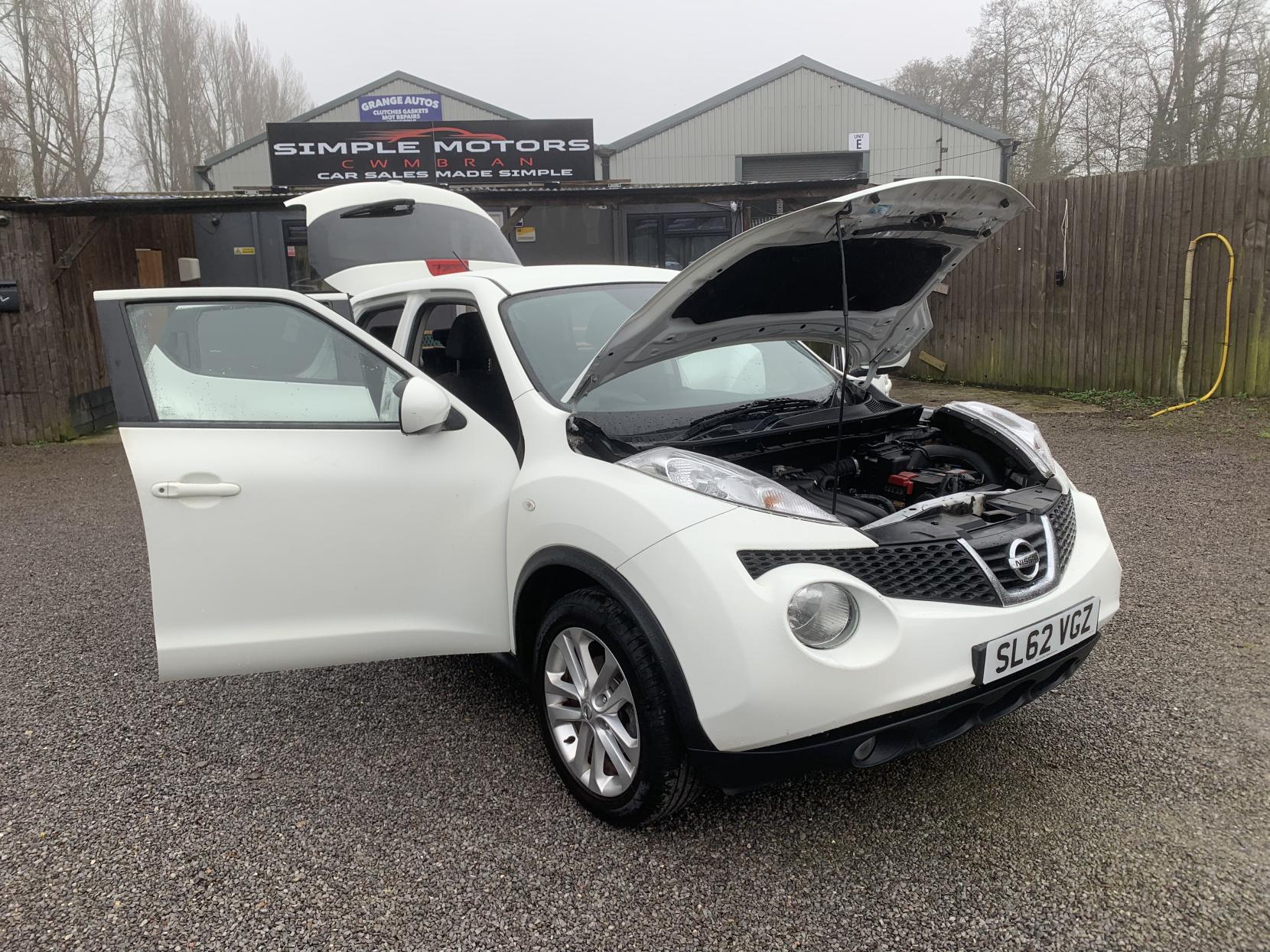 Nissan Juke 1.6 Acenta SUV 5dr Petrol Manual Euro 5 (s/s) (117 ps)