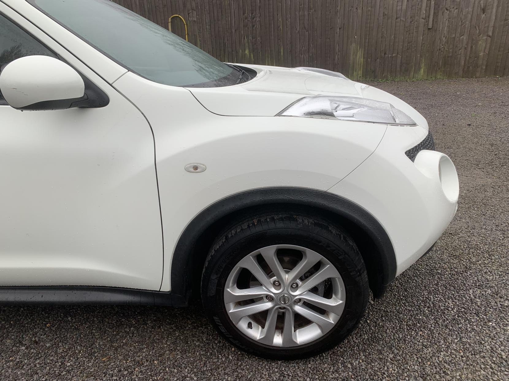 Nissan Juke 1.6 Acenta SUV 5dr Petrol Manual Euro 5 (s/s) (117 ps)