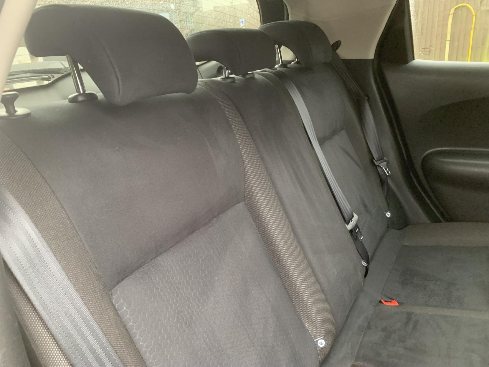 Nissan Juke 1.6 Acenta SUV 5dr Petrol Manual Euro 5 (s/s) (117 ps)