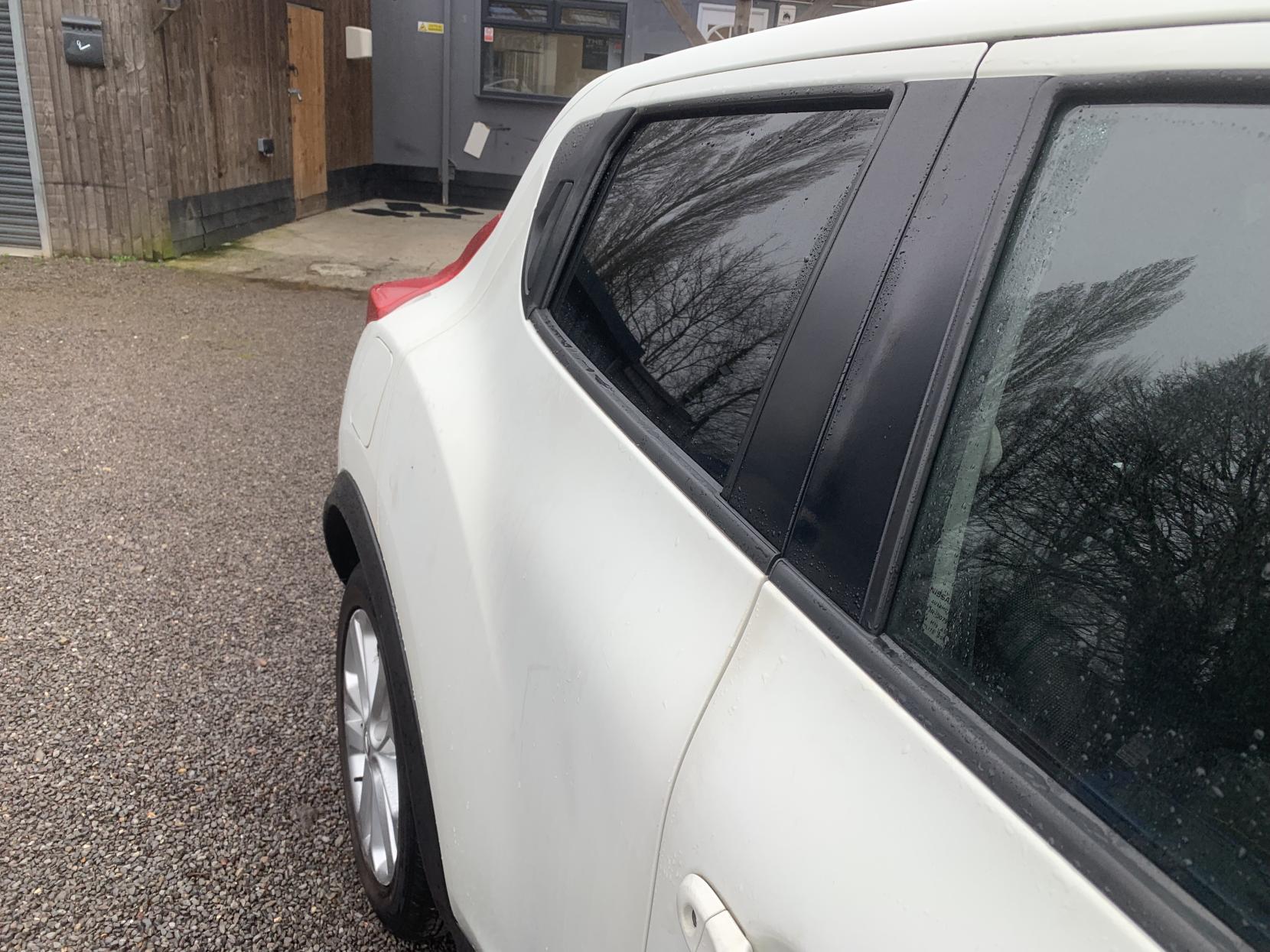 Nissan Juke 1.6 Acenta SUV 5dr Petrol Manual Euro 5 (s/s) (117 ps)