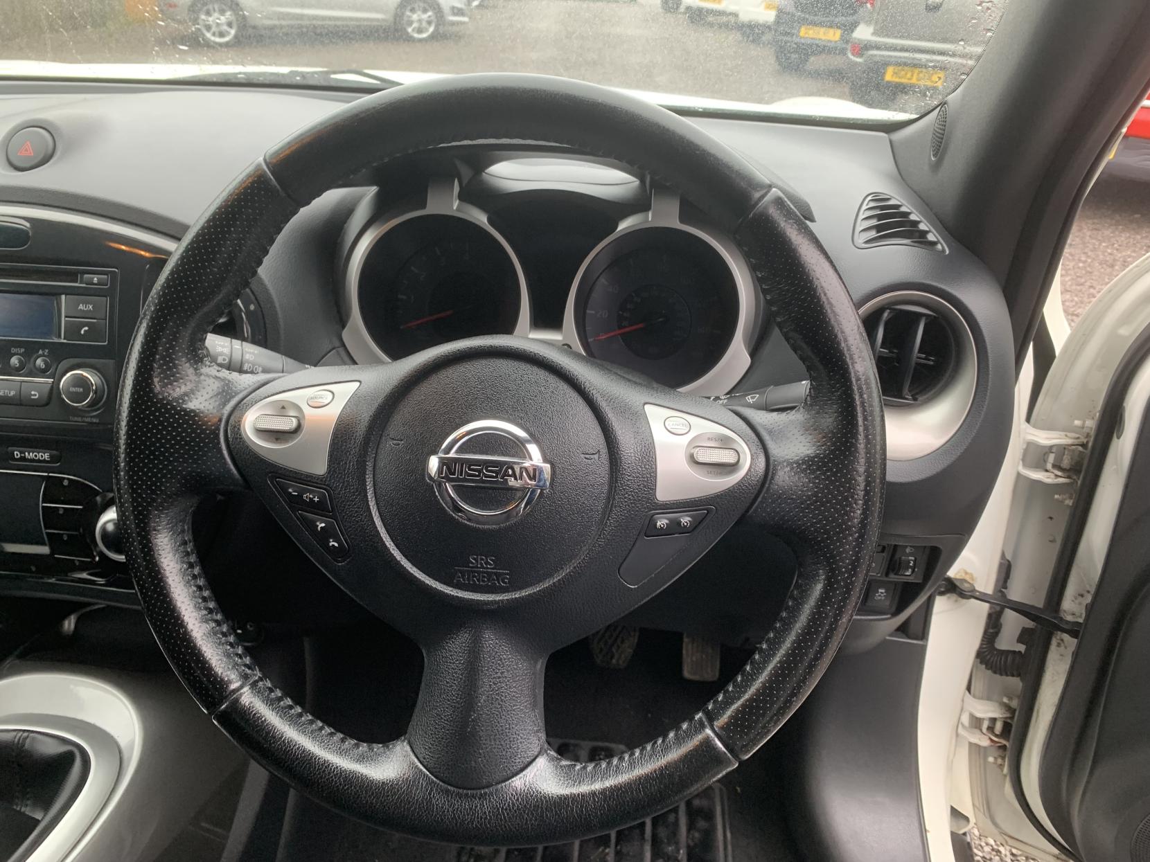 Nissan Juke 1.6 Acenta SUV 5dr Petrol Manual Euro 5 (s/s) (117 ps)