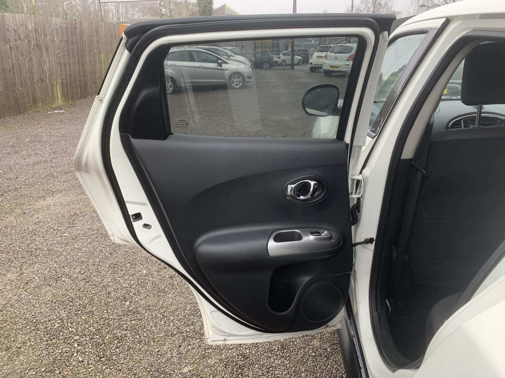 Nissan Juke 1.6 Acenta SUV 5dr Petrol Manual Euro 5 (s/s) (117 ps)