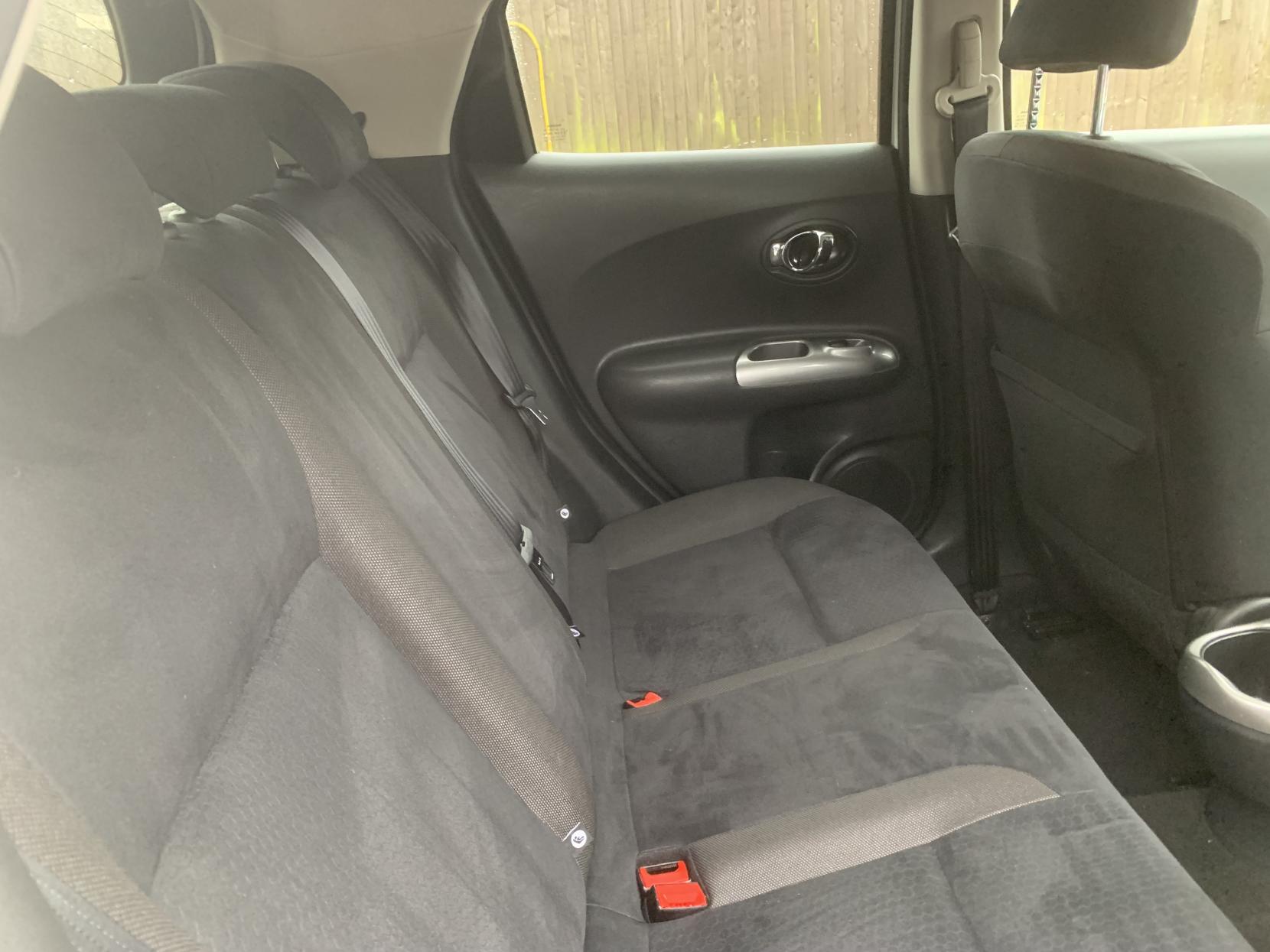 Nissan Juke 1.6 Acenta SUV 5dr Petrol Manual Euro 5 (s/s) (117 ps)