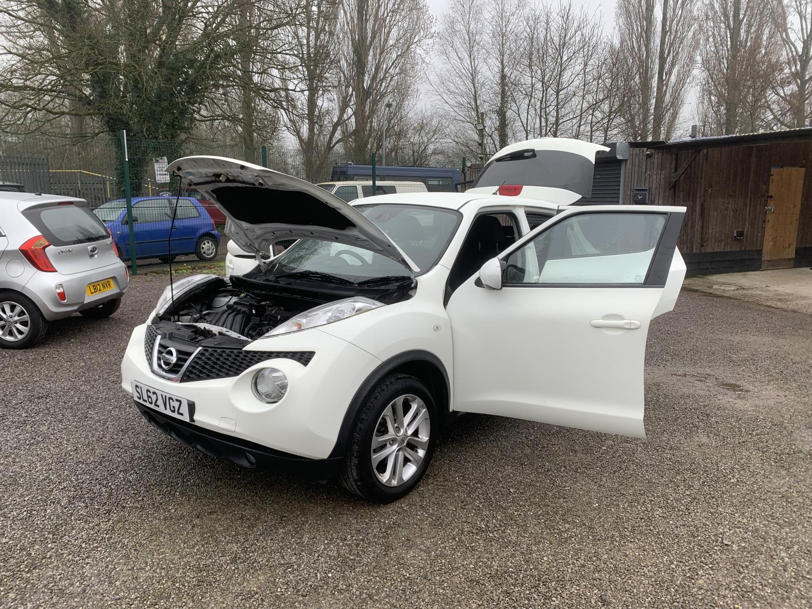 Nissan Juke 1.6 Acenta SUV 5dr Petrol Manual Euro 5 (s/s) (117 ps)
