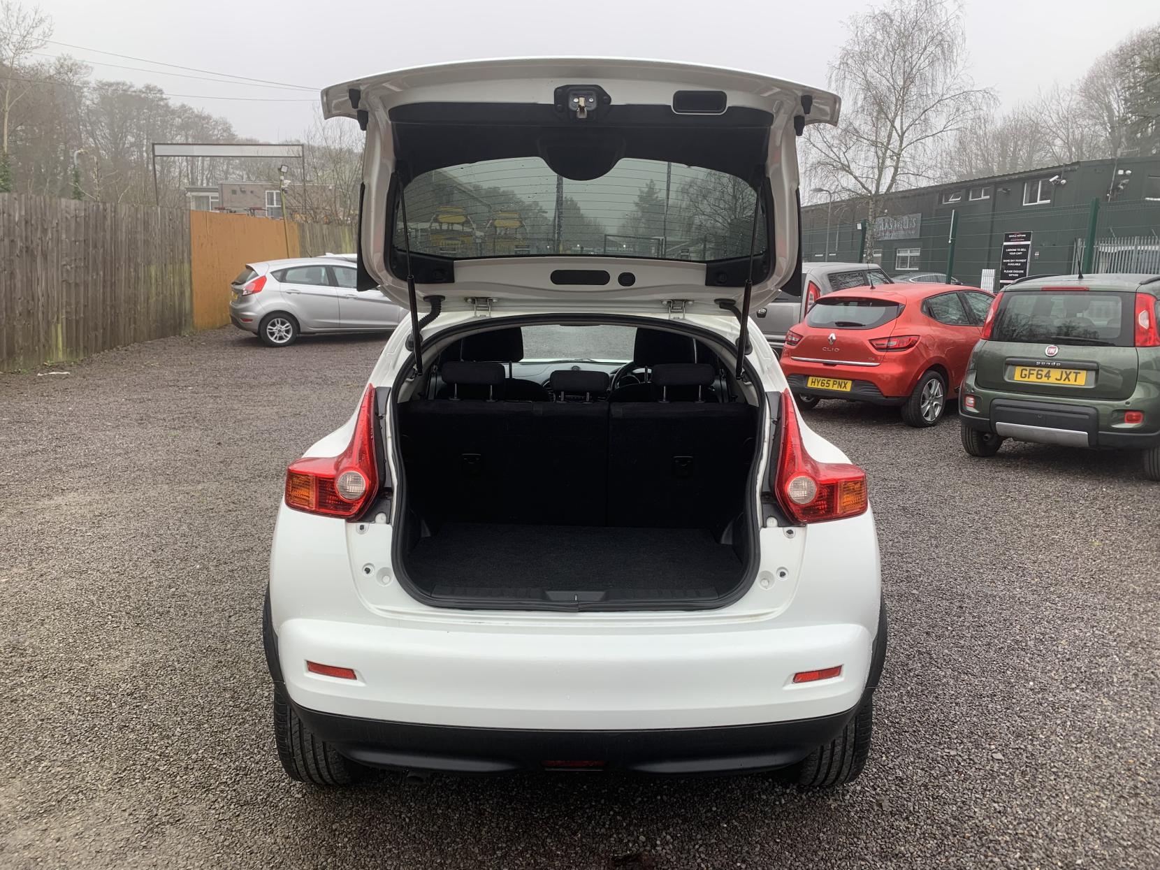 Nissan Juke 1.6 Acenta SUV 5dr Petrol Manual Euro 5 (s/s) (117 ps)