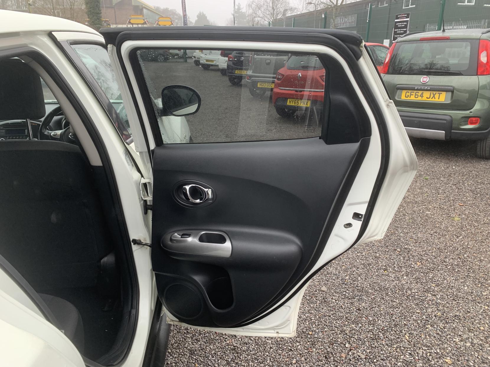 Nissan Juke 1.6 Acenta SUV 5dr Petrol Manual Euro 5 (s/s) (117 ps)