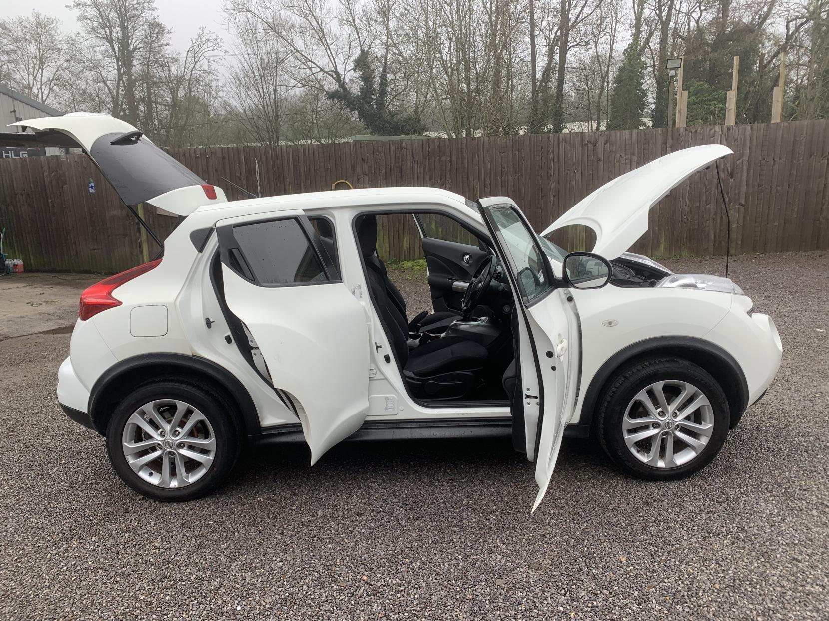 Nissan Juke 1.6 Acenta SUV 5dr Petrol Manual Euro 5 (s/s) (117 ps)