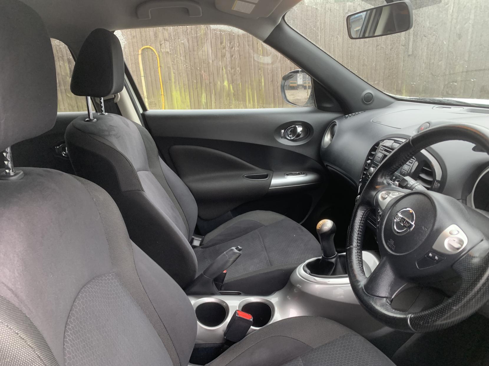 Nissan Juke 1.6 Acenta SUV 5dr Petrol Manual Euro 5 (s/s) (117 ps)