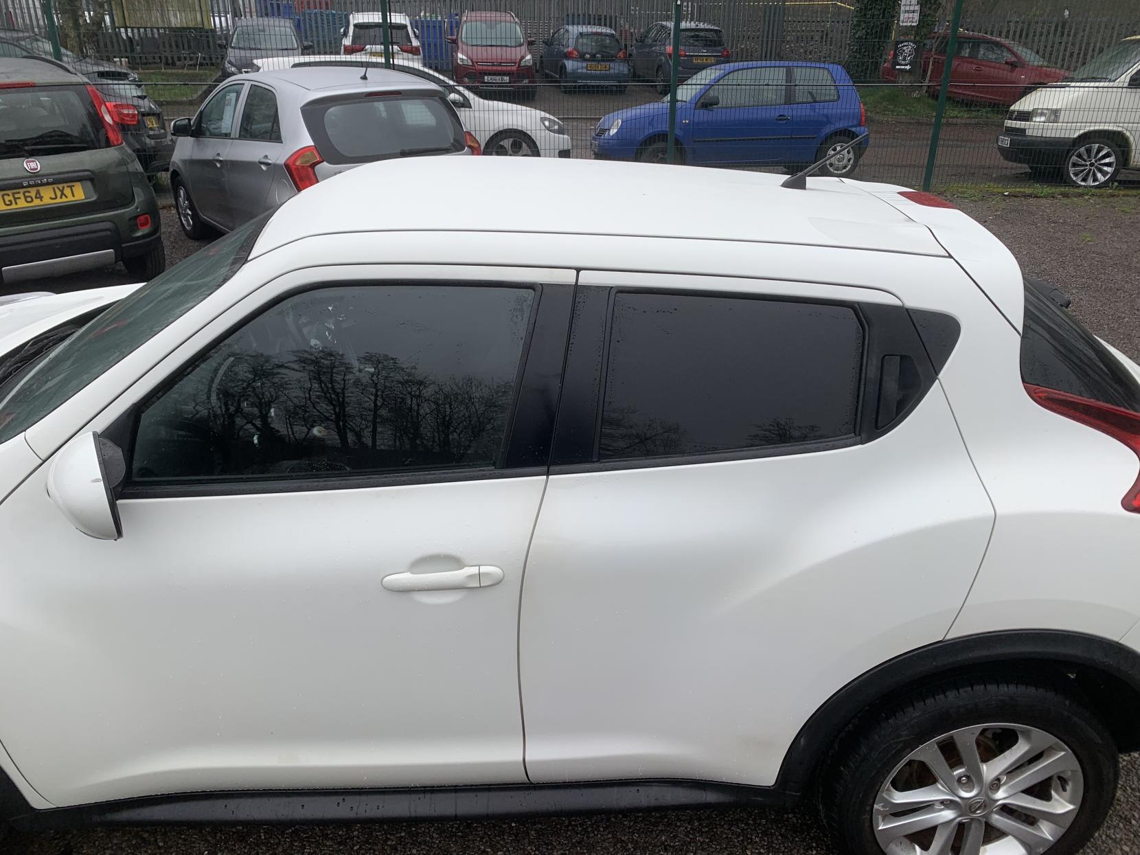 Nissan Juke 1.6 Acenta SUV 5dr Petrol Manual Euro 5 (s/s) (117 ps)