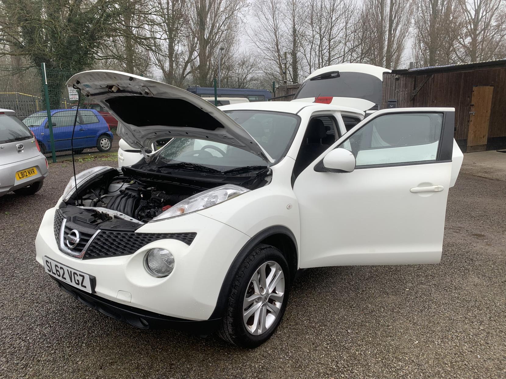 Nissan Juke 1.6 Acenta SUV 5dr Petrol Manual Euro 5 (s/s) (117 ps)