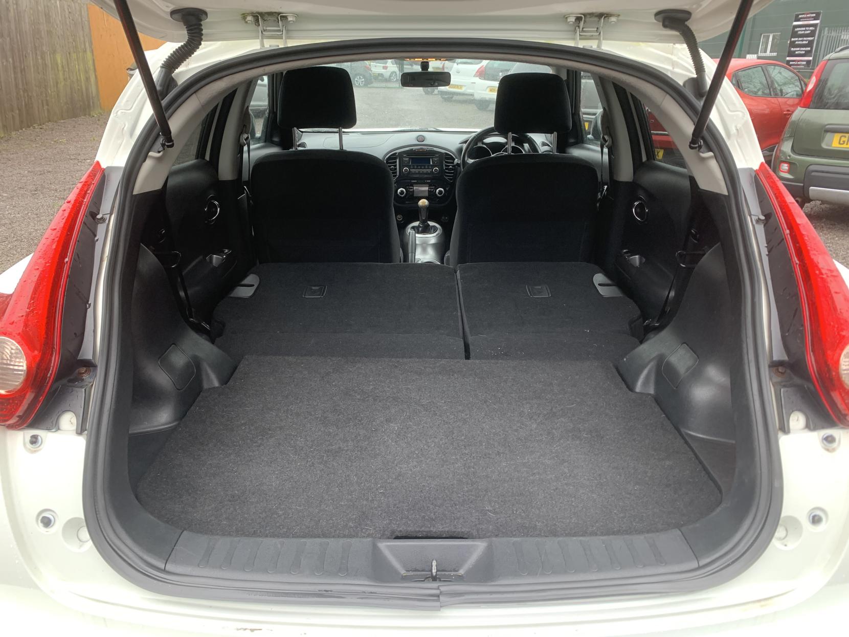 Nissan Juke 1.6 Acenta SUV 5dr Petrol Manual Euro 5 (s/s) (117 ps)