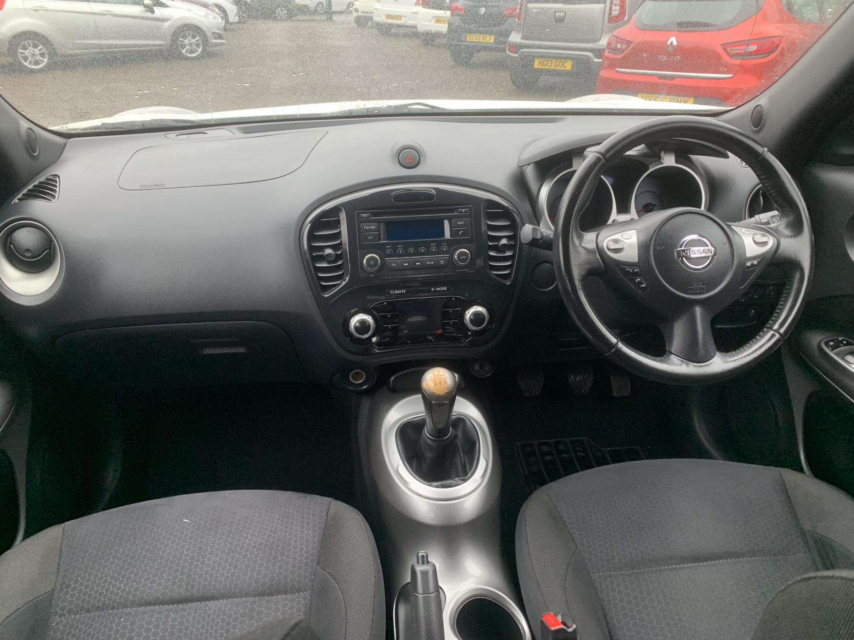 Nissan Juke 1.6 Acenta SUV 5dr Petrol Manual Euro 5 (s/s) (117 ps)