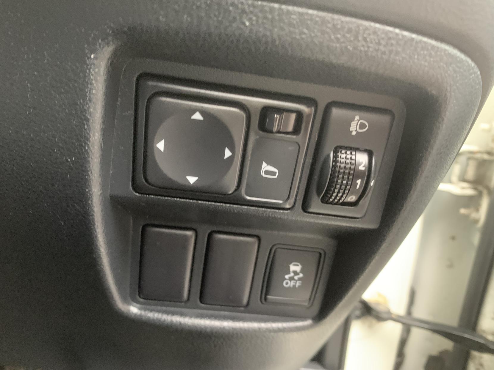 Nissan Juke 1.6 Acenta SUV 5dr Petrol Manual Euro 5 (s/s) (117 ps)