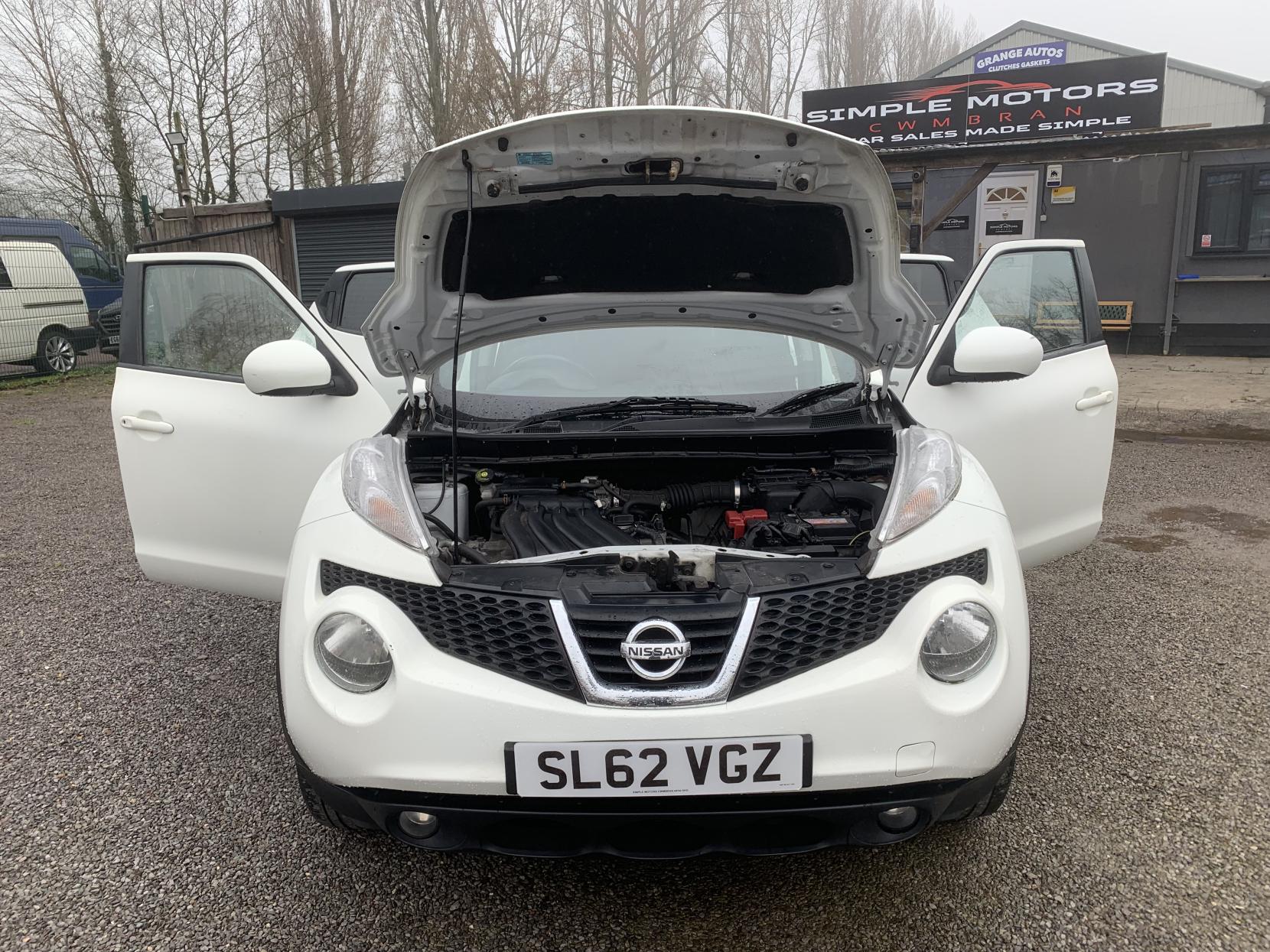 Nissan Juke 1.6 Acenta SUV 5dr Petrol Manual Euro 5 (s/s) (117 ps)