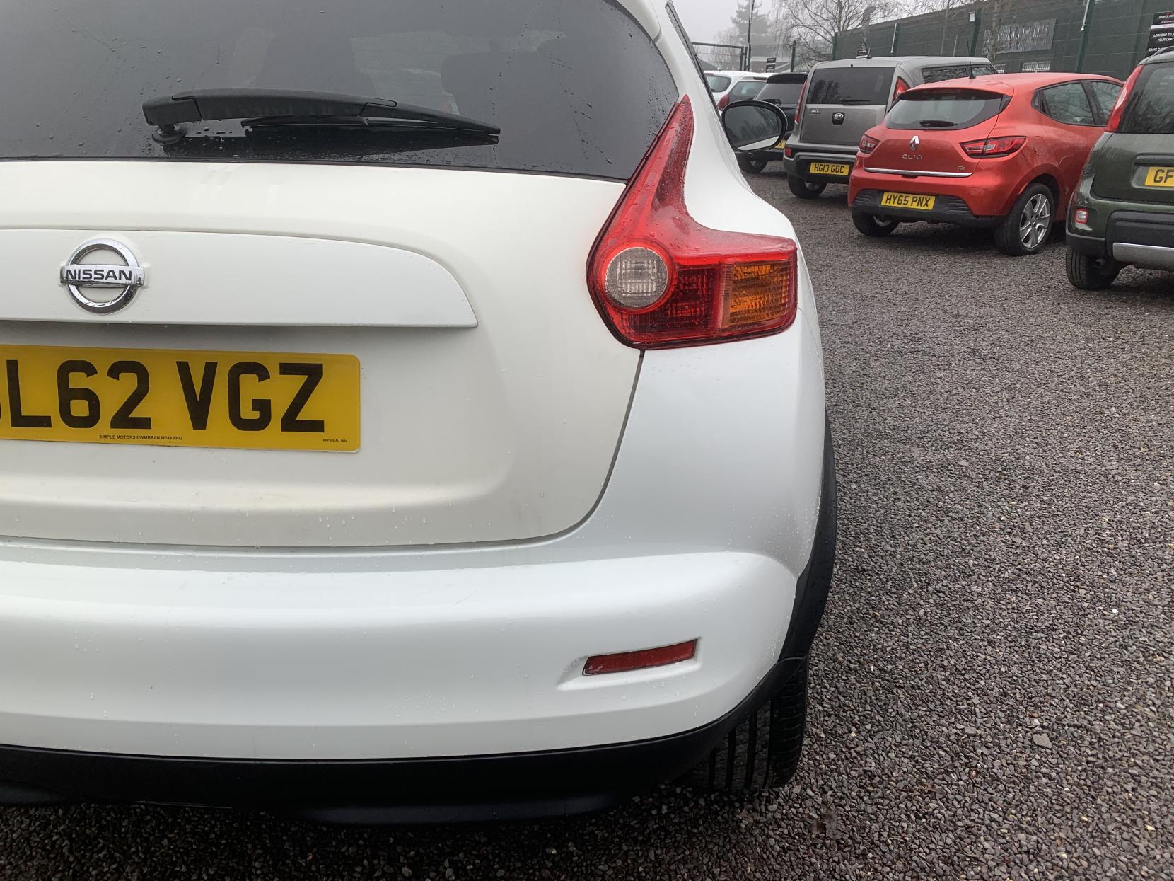 Nissan Juke 1.6 Acenta SUV 5dr Petrol Manual Euro 5 (s/s) (117 ps)