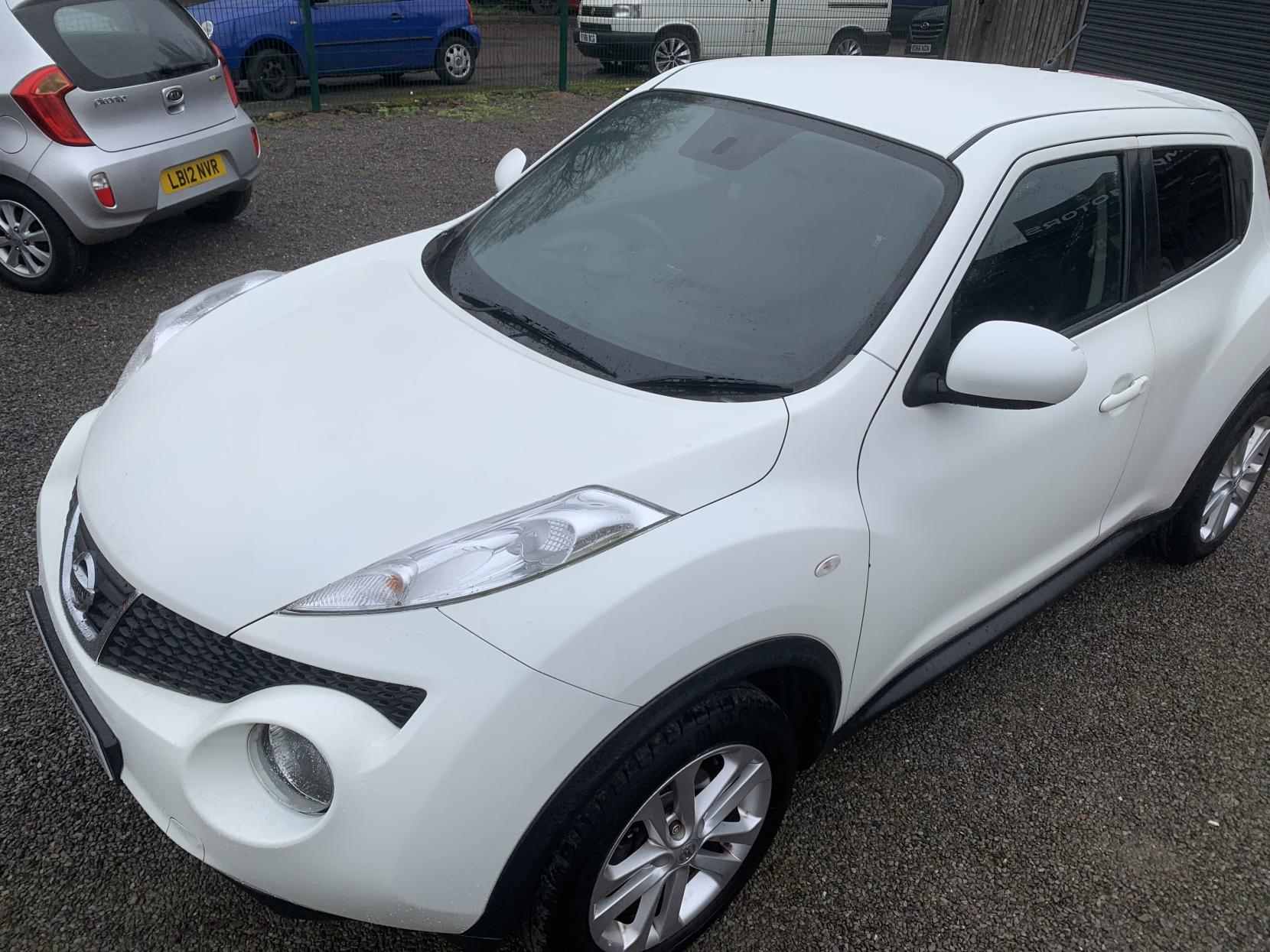 Nissan Juke 1.6 Acenta SUV 5dr Petrol Manual Euro 5 (s/s) (117 ps)