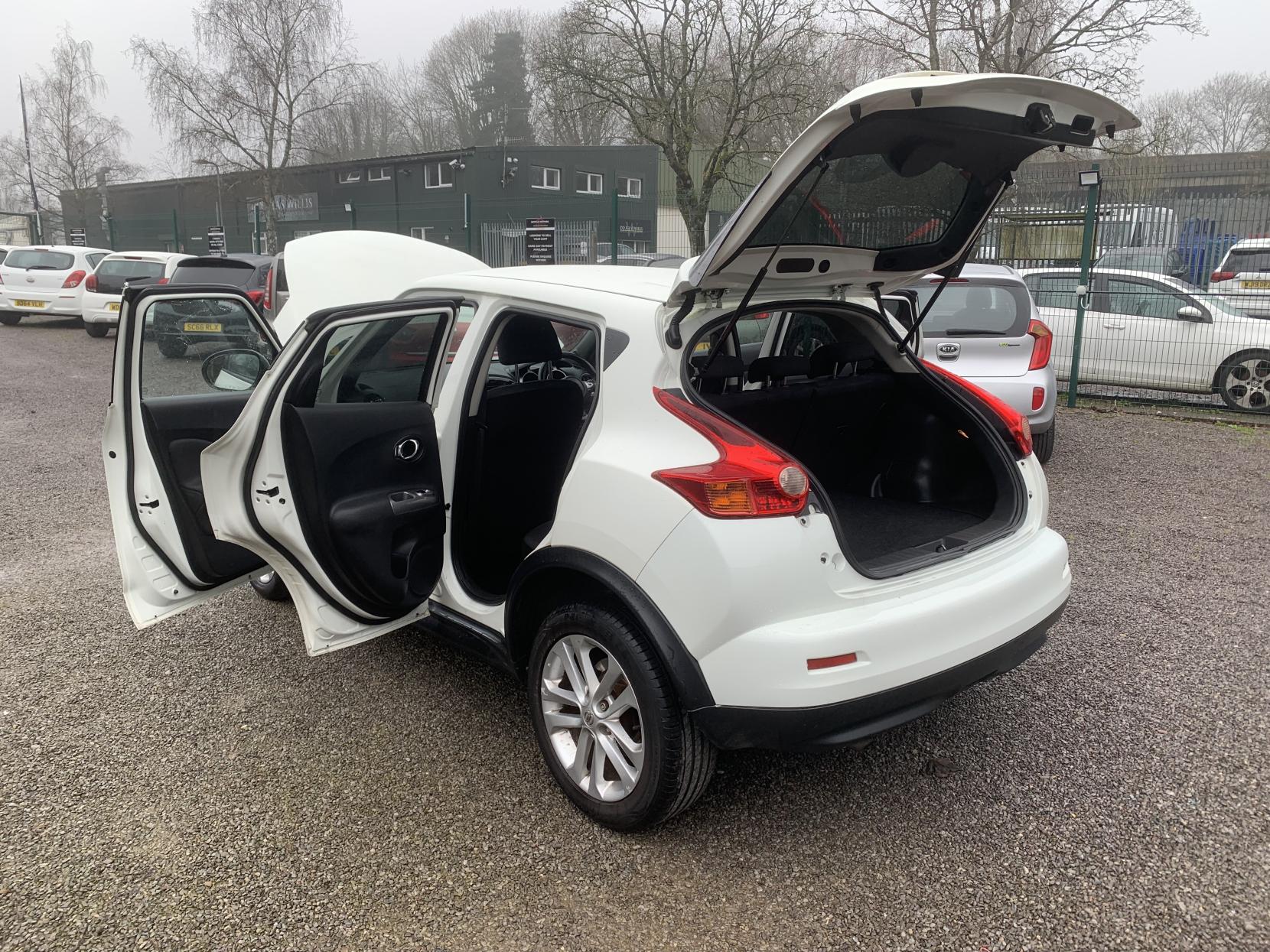 Nissan Juke 1.6 Acenta SUV 5dr Petrol Manual Euro 5 (s/s) (117 ps)