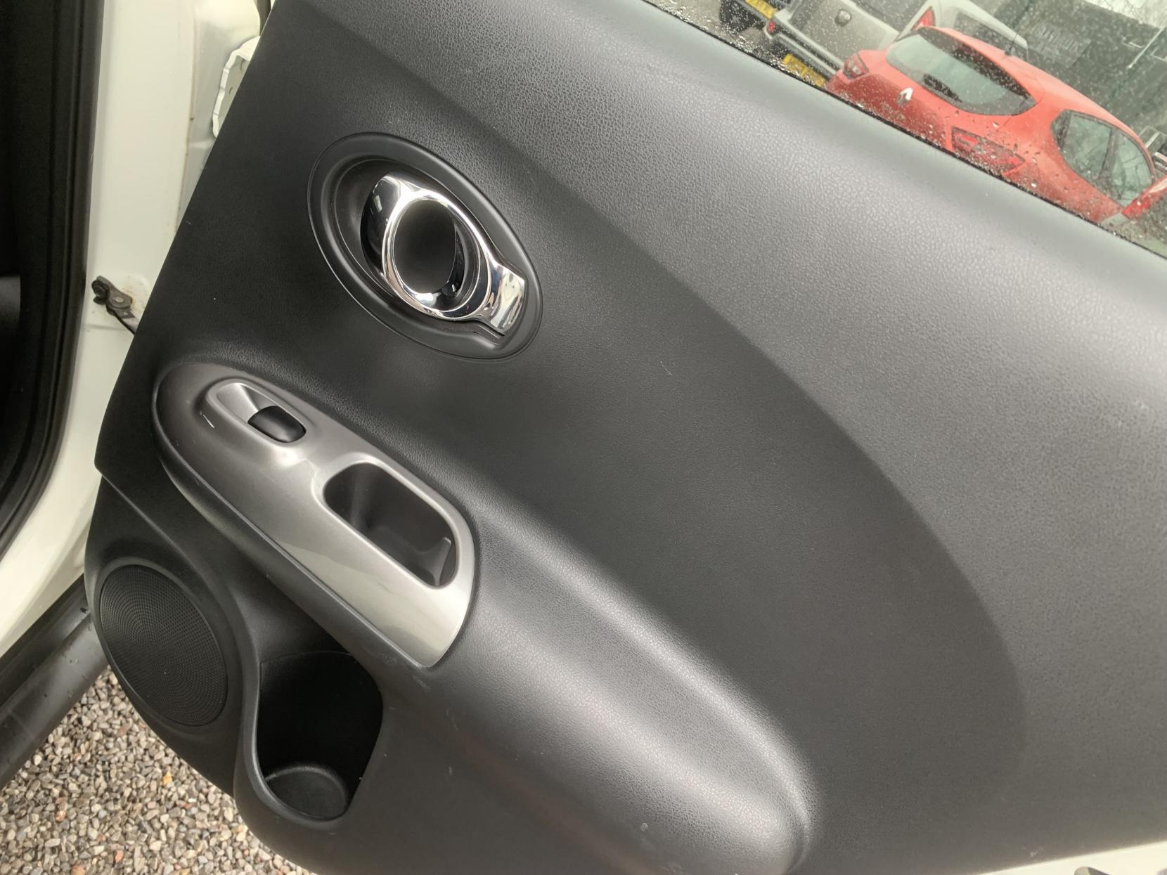 Nissan Juke 1.6 Acenta SUV 5dr Petrol Manual Euro 5 (s/s) (117 ps)