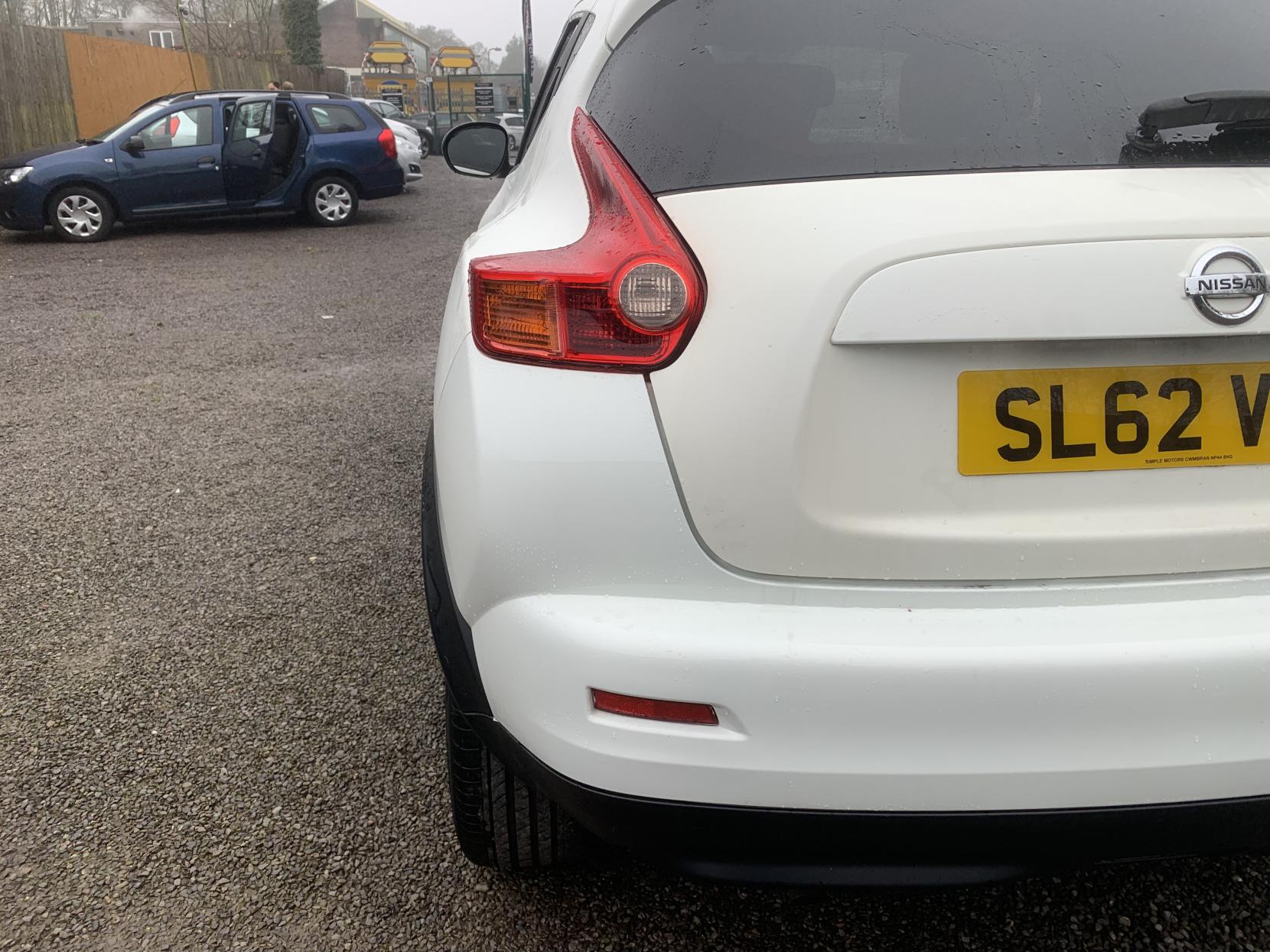 Nissan Juke 1.6 Acenta SUV 5dr Petrol Manual Euro 5 (s/s) (117 ps)