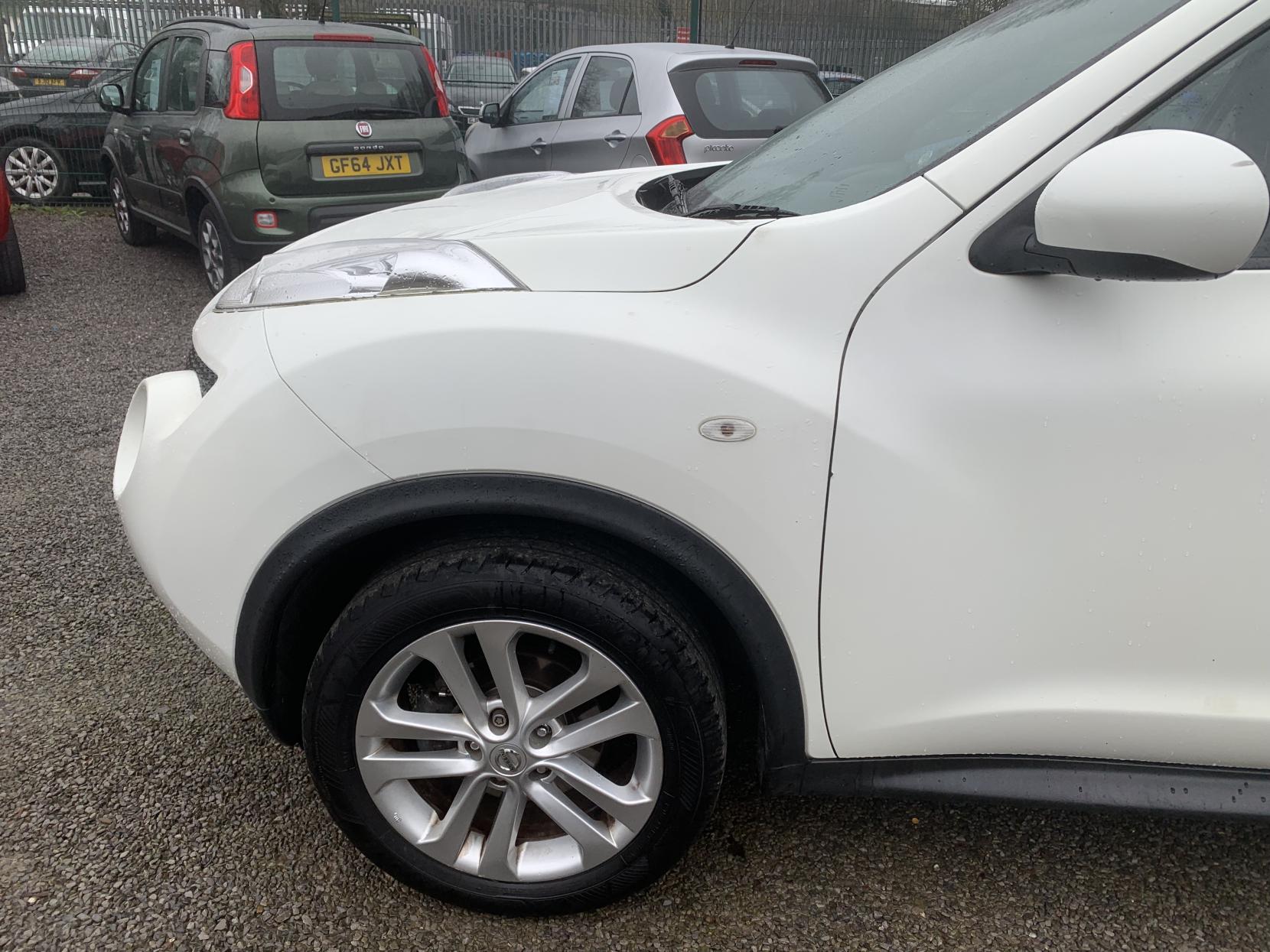 Nissan Juke 1.6 Acenta SUV 5dr Petrol Manual Euro 5 (s/s) (117 ps)