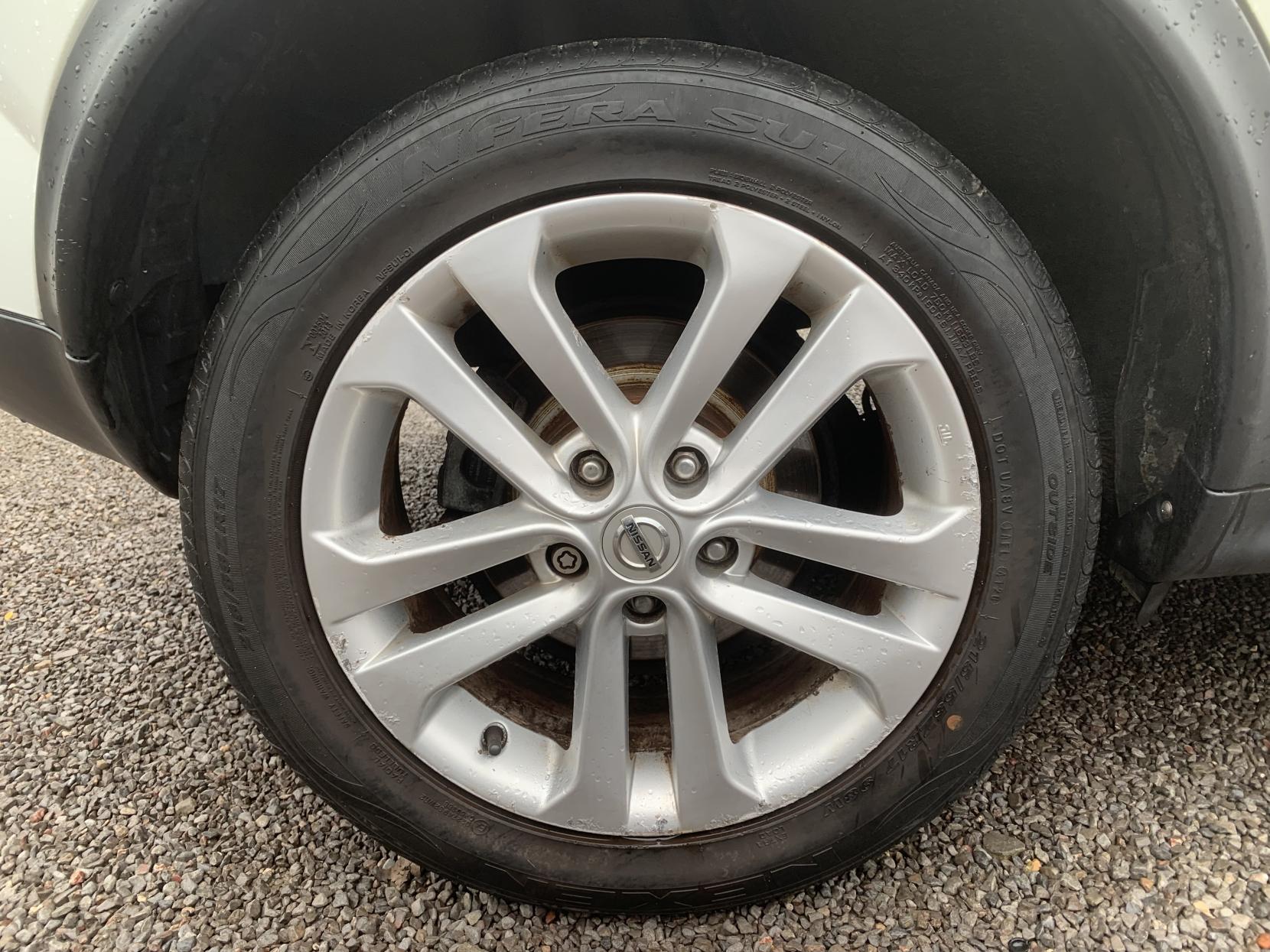 Nissan Juke 1.6 Acenta SUV 5dr Petrol Manual Euro 5 (s/s) (117 ps)