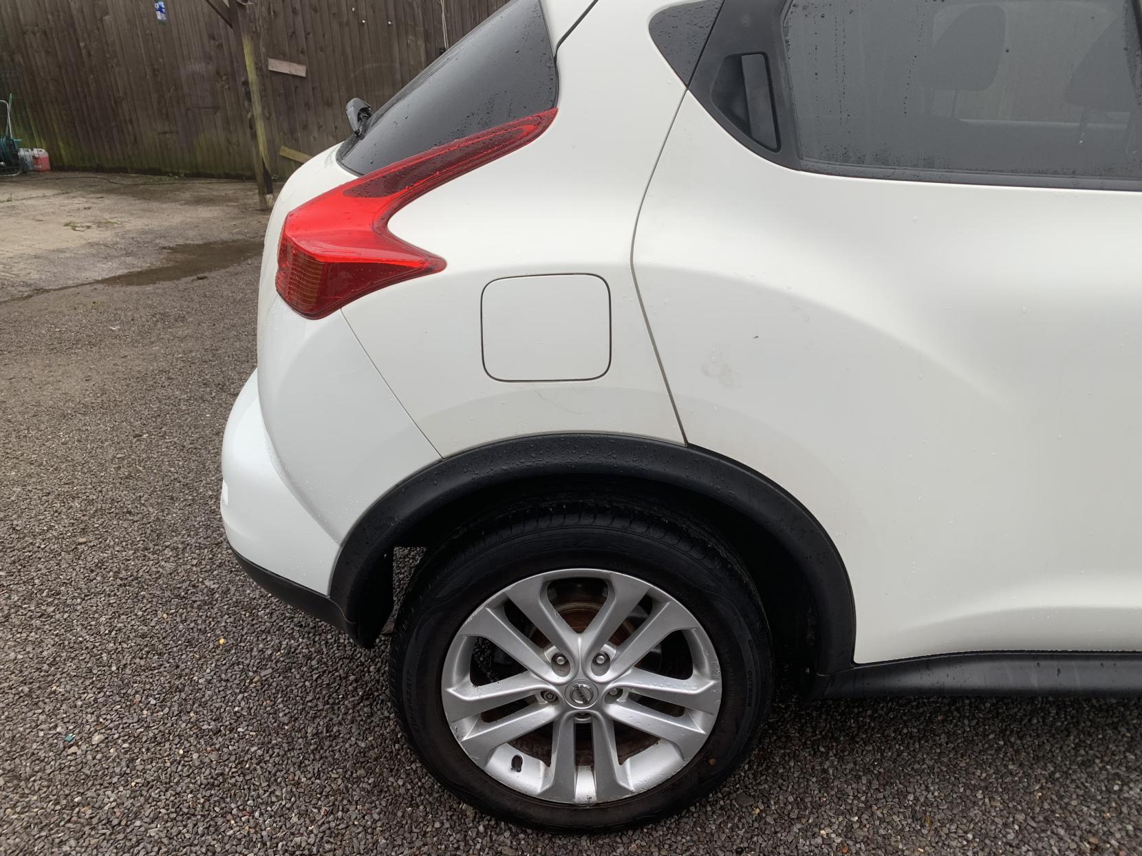 Nissan Juke 1.6 Acenta SUV 5dr Petrol Manual Euro 5 (s/s) (117 ps)