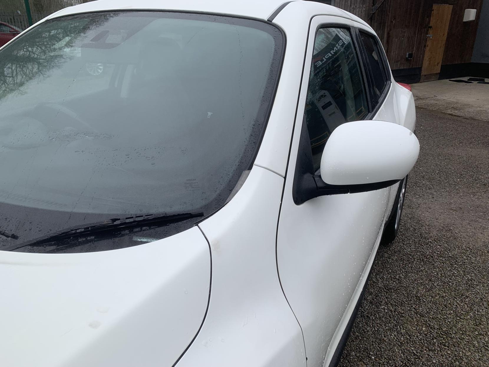 Nissan Juke 1.6 Acenta SUV 5dr Petrol Manual Euro 5 (s/s) (117 ps)