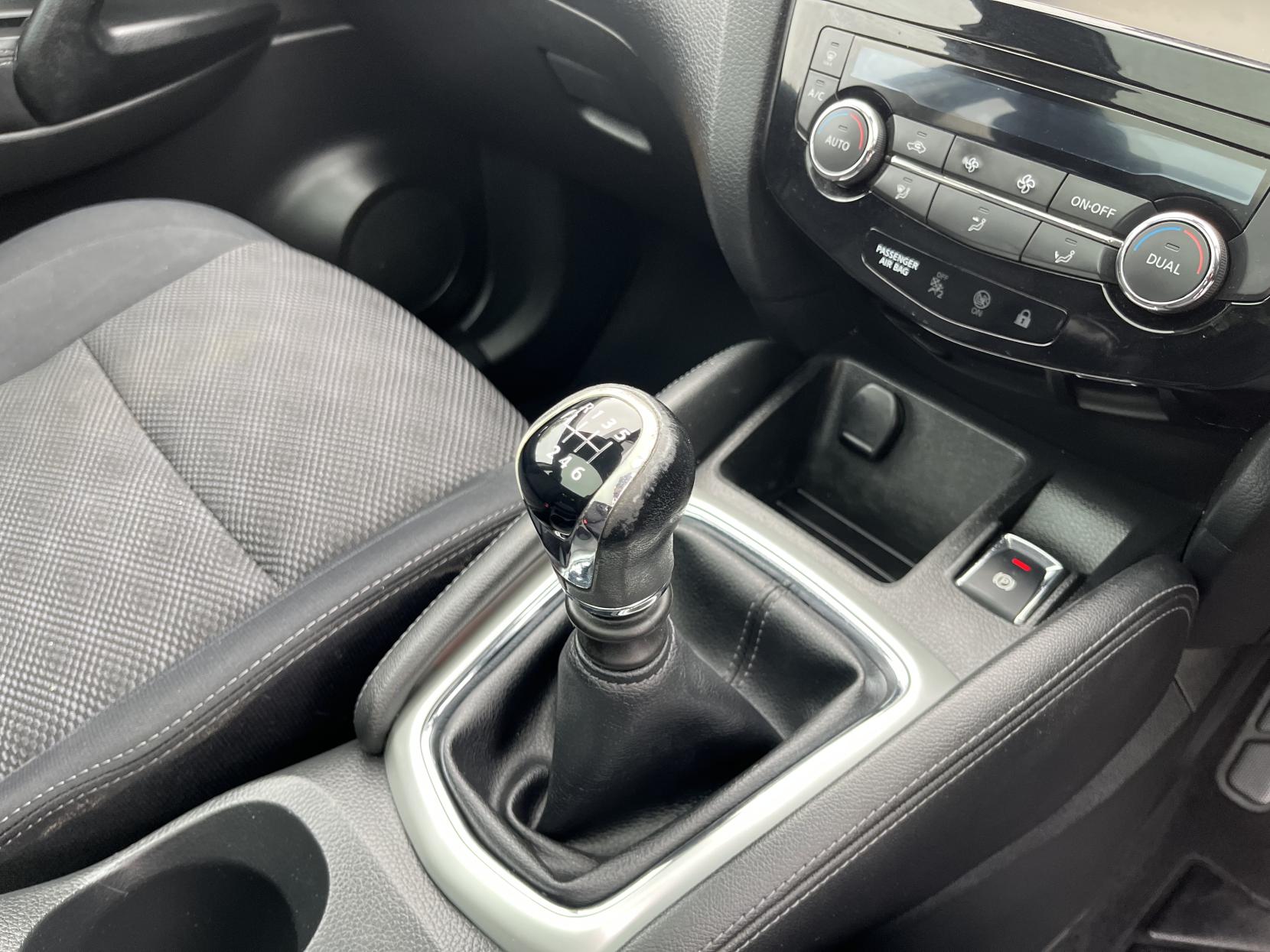 2016 00 NISSAN QASHQAI