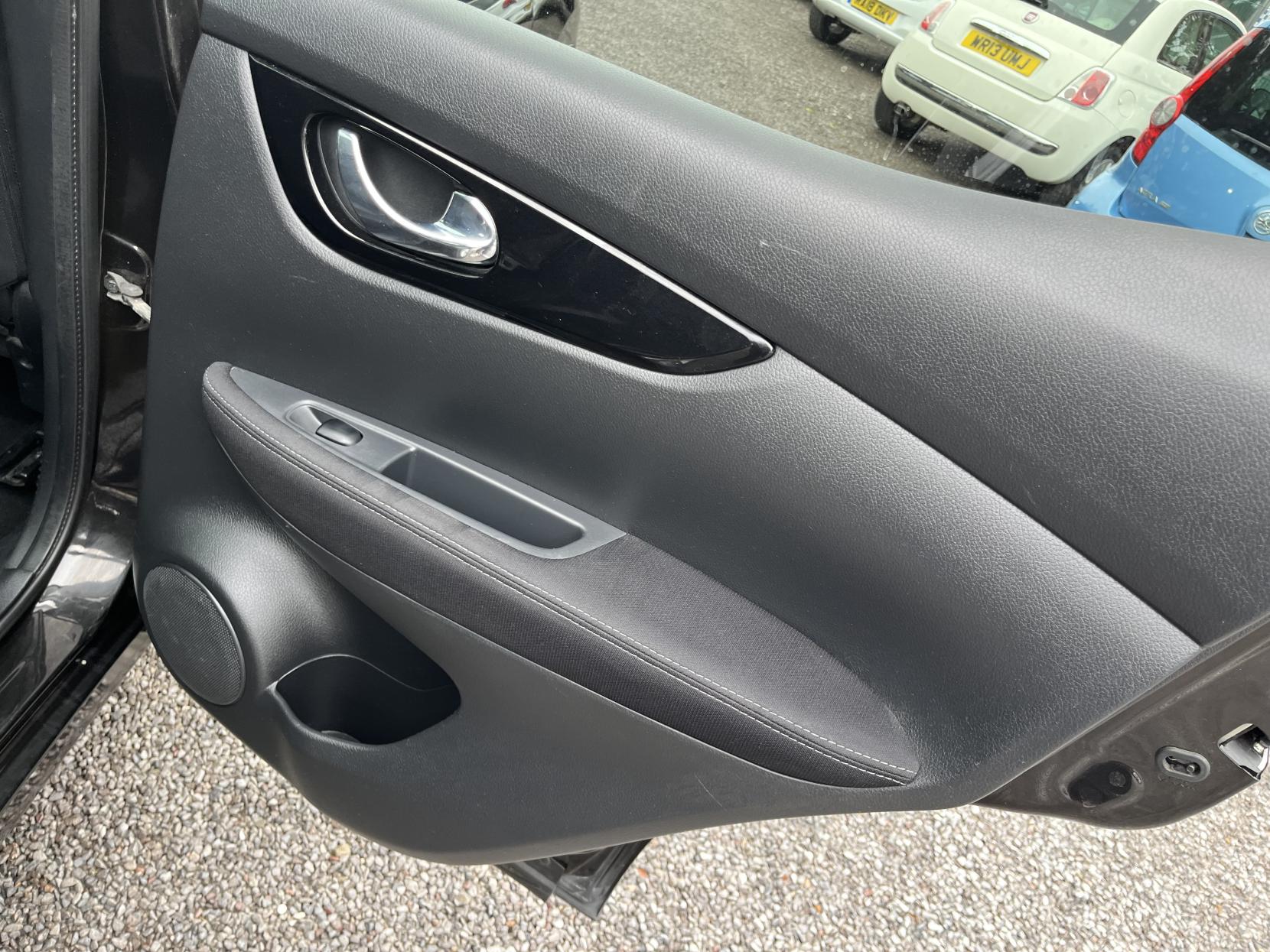 2016 00 NISSAN QASHQAI