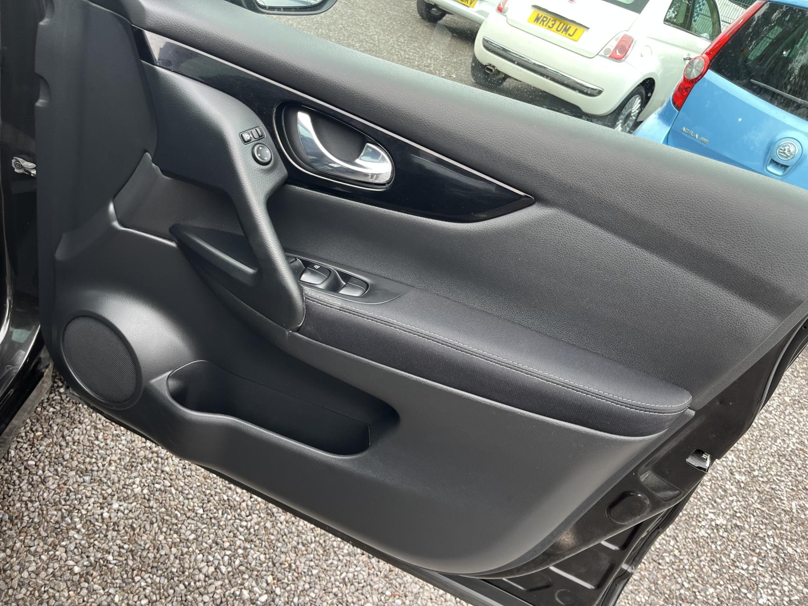 2016 00 NISSAN QASHQAI