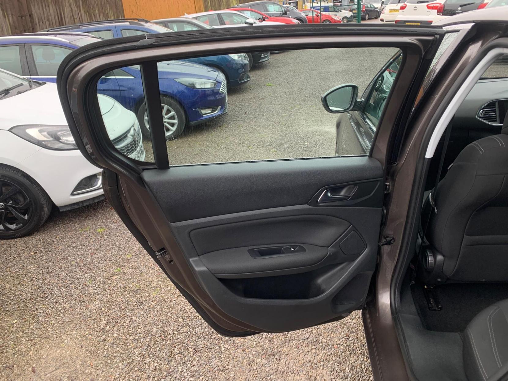 Peugeot 308 1.6 THP Allure Euro 5 5dr