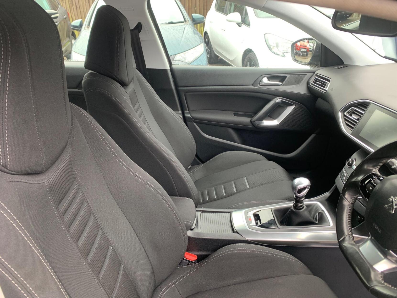 Peugeot 308 1.6 THP Allure Euro 5 5dr