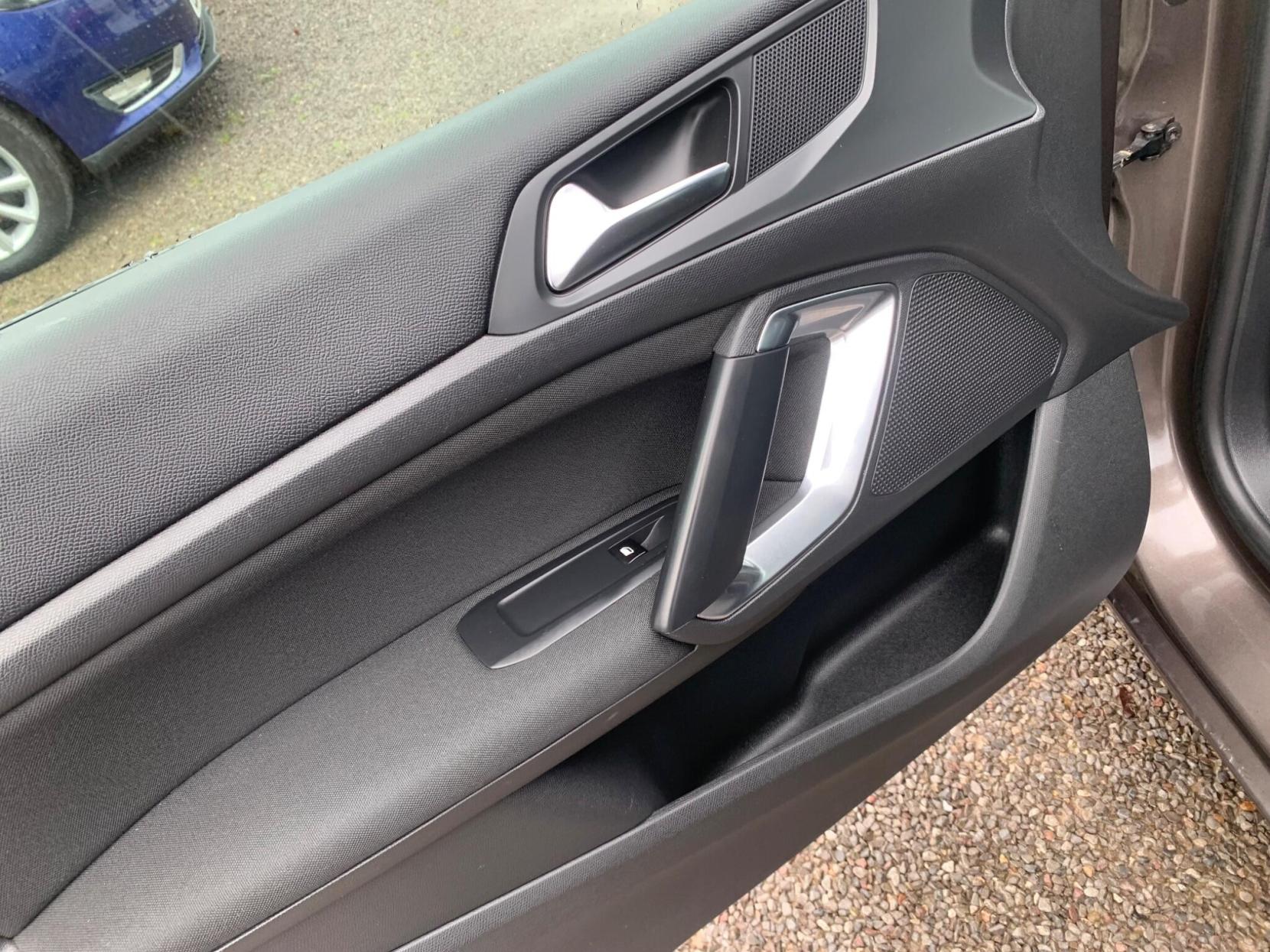 Peugeot 308 1.6 THP Allure Euro 5 5dr