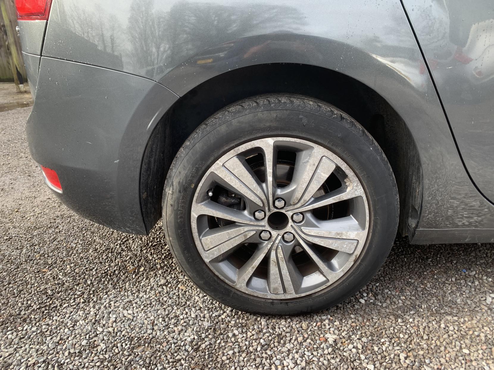 Citroen Grand C4 Picasso 1.6 BlueHDi Exclusive MPV 5dr Diesel Manual Euro 6 (s/s) (120 ps)