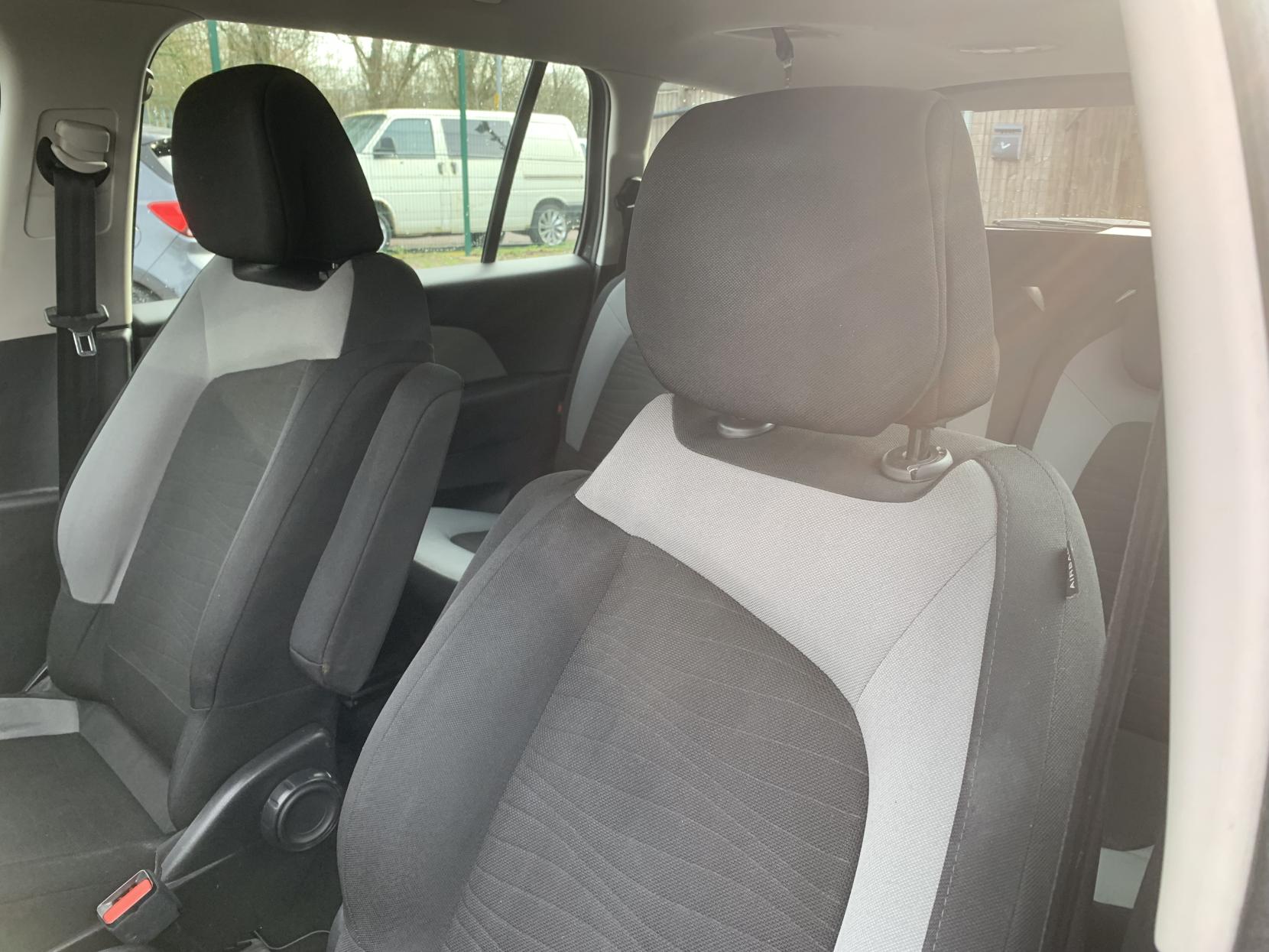 Citroen Grand C4 Picasso 1.6 BlueHDi Exclusive MPV 5dr Diesel Manual Euro 6 (s/s) (120 ps)