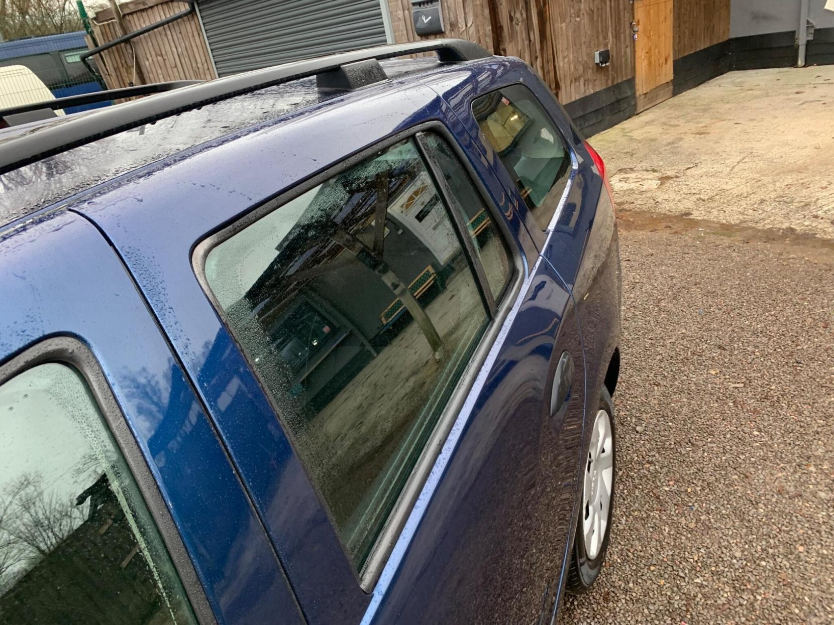 Dacia Logan MCV 1.0 SCe Essential Euro 6 5dr