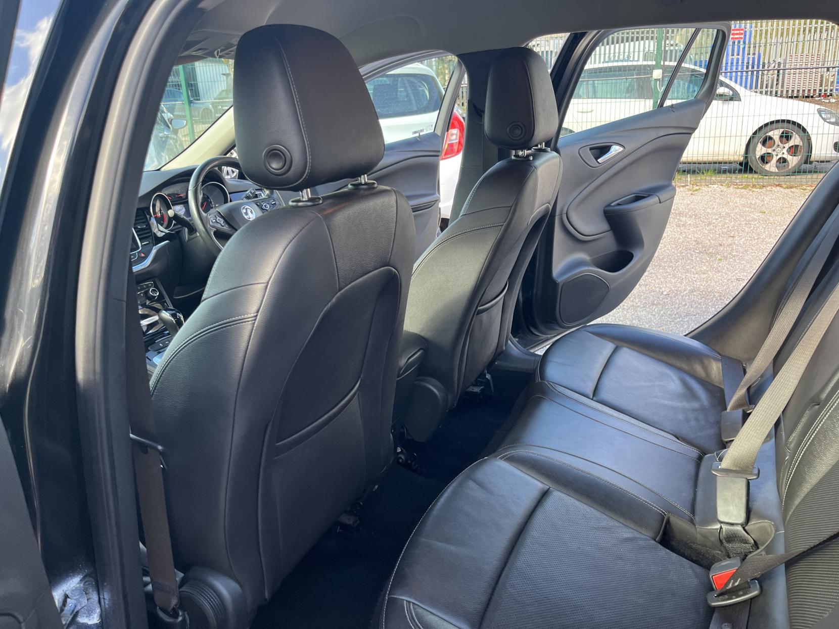 Vauxhall Astra 1.6 CDTi Elite Nav Sports Tourer 5dr Diesel Auto Euro 6 (136 ps)