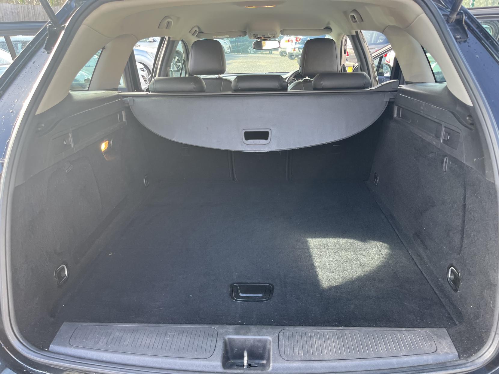 Vauxhall Astra 1.6 CDTi Elite Nav Sports Tourer 5dr Diesel Auto Euro 6 (136 ps)