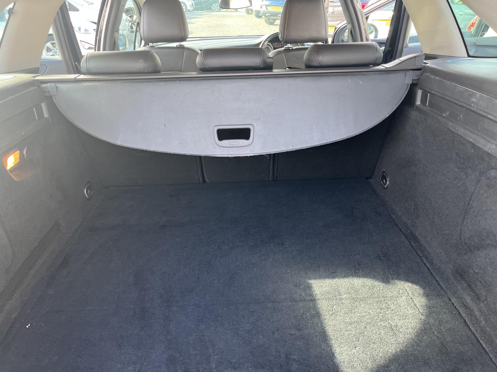 Vauxhall Astra 1.6 CDTi Elite Nav Sports Tourer 5dr Diesel Auto Euro 6 (136 ps)