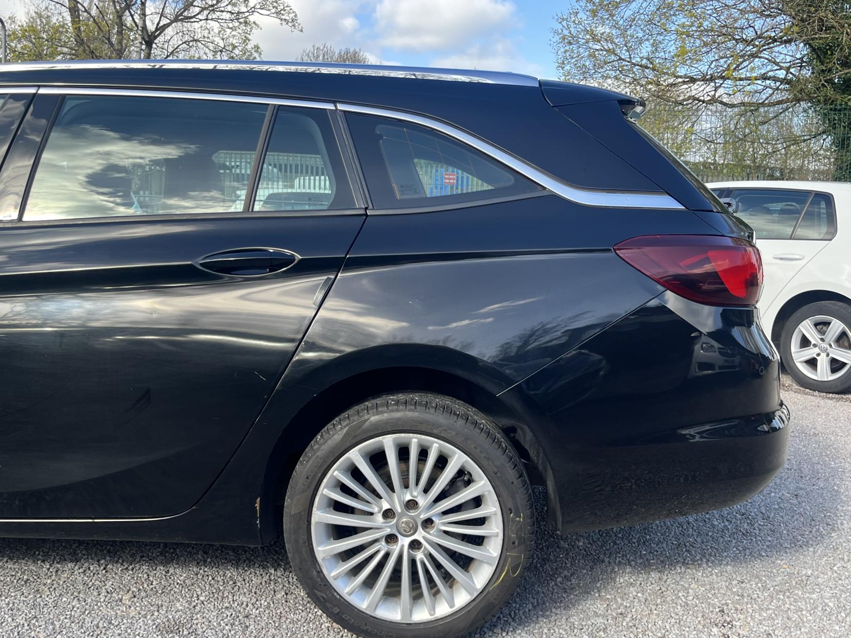 Vauxhall Astra 1.6 CDTi Elite Nav Sports Tourer 5dr Diesel Auto Euro 6 (136 ps)