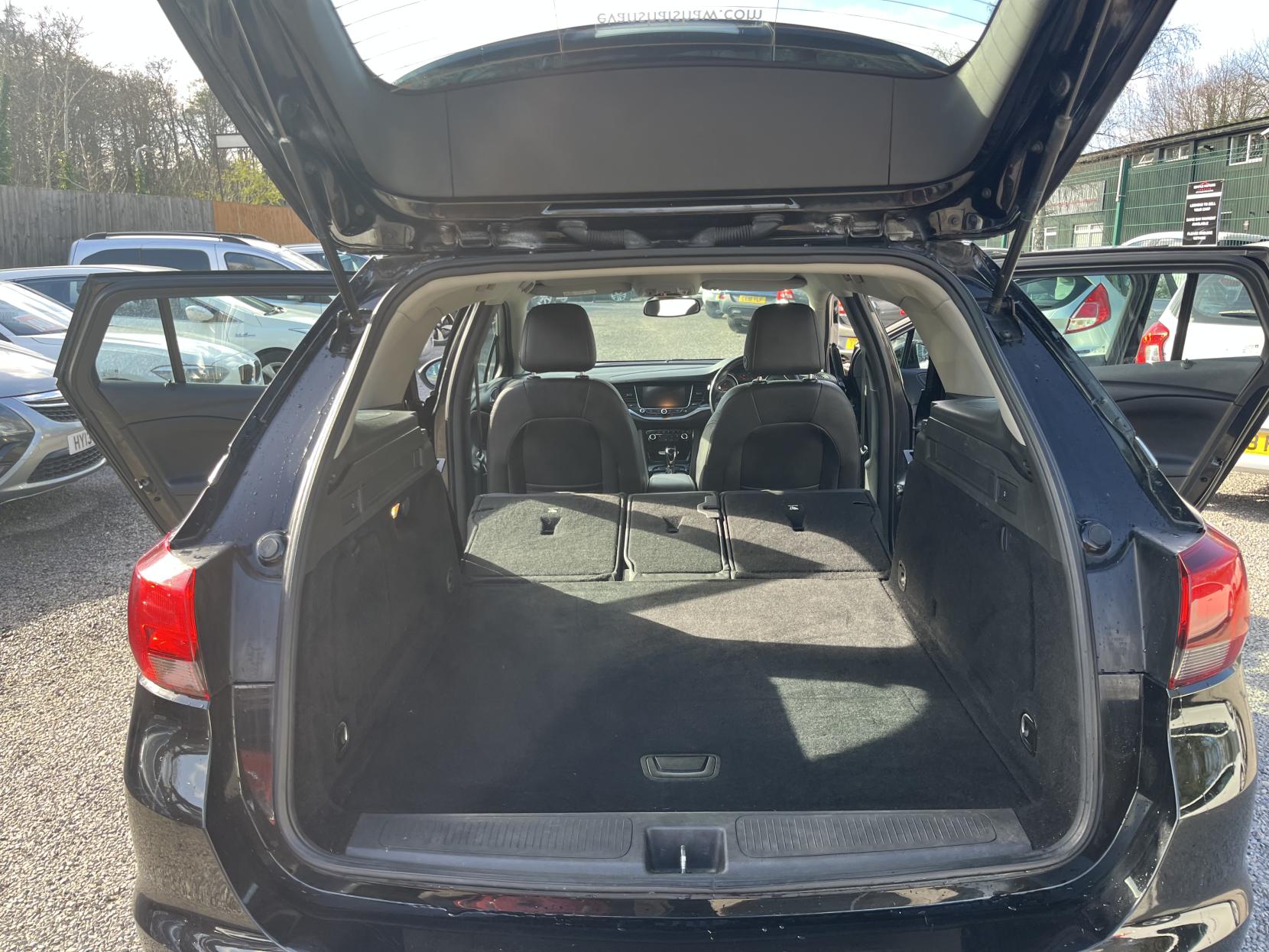 Vauxhall Astra 1.6 CDTi Elite Nav Sports Tourer 5dr Diesel Auto Euro 6 (136 ps)