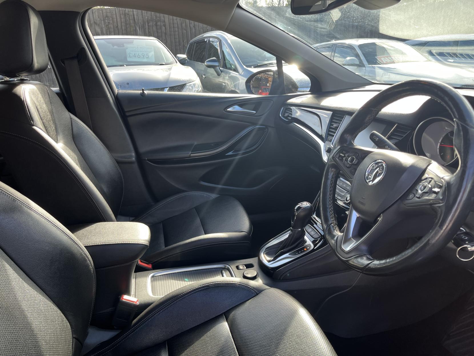 Vauxhall Astra 1.6 CDTi Elite Nav Sports Tourer 5dr Diesel Auto Euro 6 (136 ps)